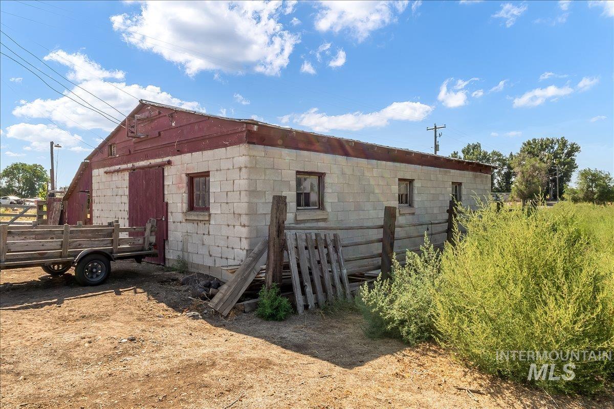 137 S 200 W, Jerome, Idaho 83338, 3 Bedrooms, 2 Bathrooms, Residential For Sale, Price $395,000,MLS 98969326