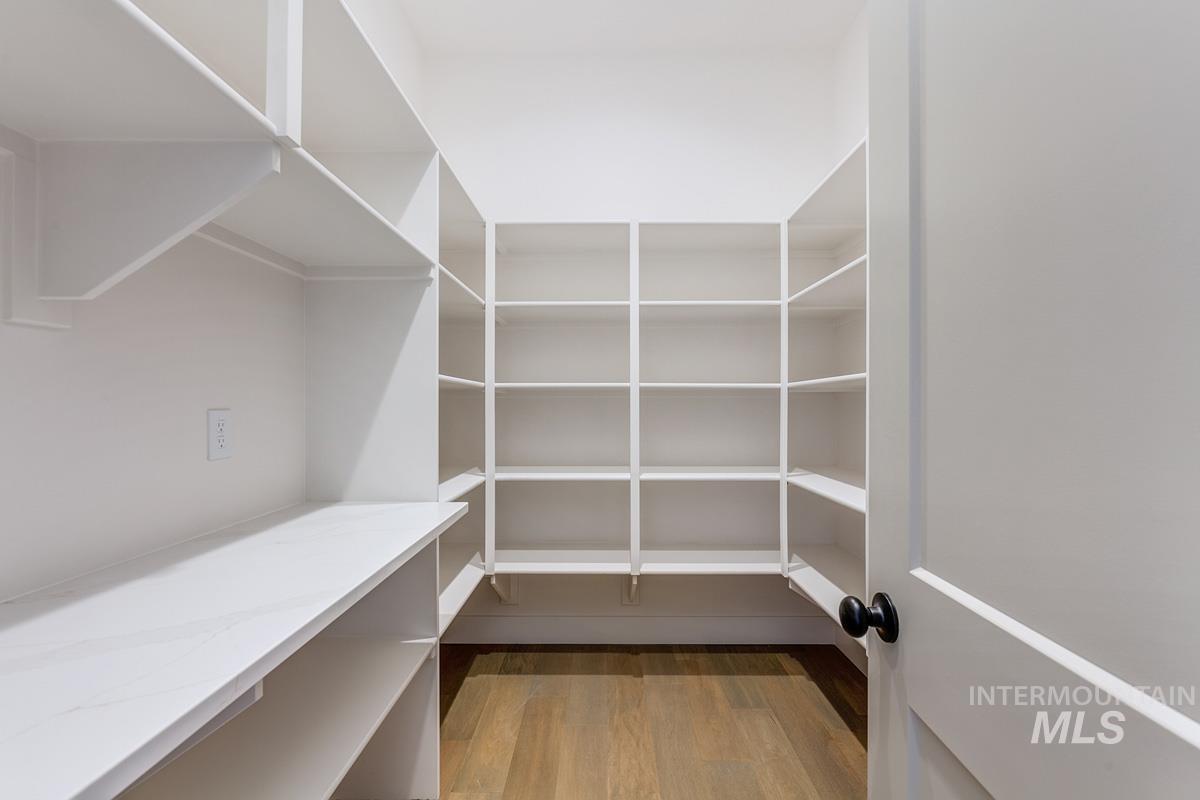 21726 Appaloosa Ave, Star, Idaho 83669, 4 Bedrooms, 3.5 Bathrooms, Residential For Sale, Price $1,127,044,MLS 98969327