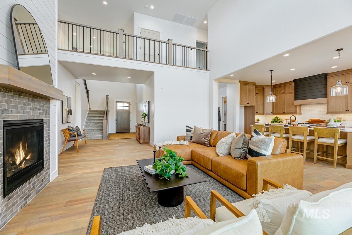 21726 Appaloosa Ave, Star, Idaho 83669, 4 Bedrooms, 3.5 Bathrooms, Residential For Sale, Price $1,127,044,MLS 98969327