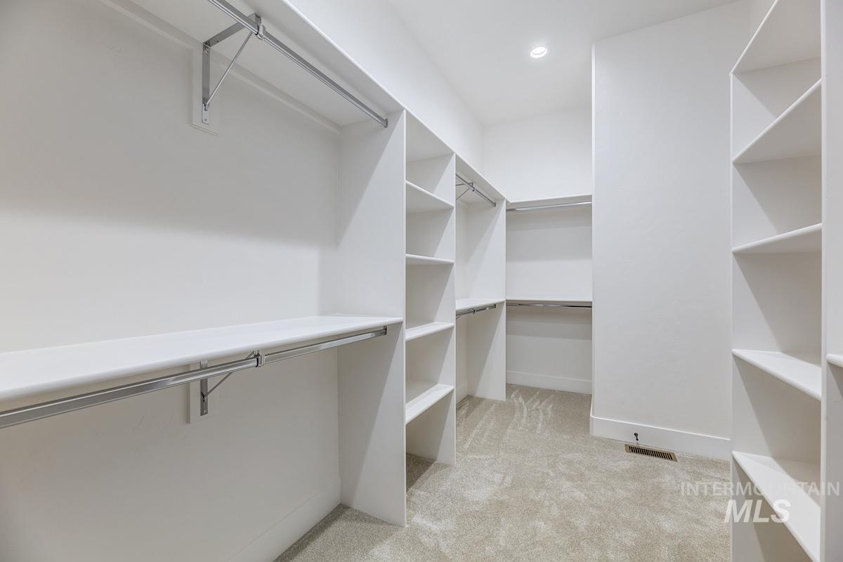 21726 Appaloosa Ave, Star, Idaho 83669, 4 Bedrooms, 3.5 Bathrooms, Residential For Sale, Price $1,127,044,MLS 98969327