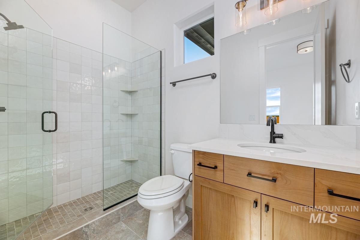 21726 Appaloosa Ave, Star, Idaho 83669, 4 Bedrooms, 3.5 Bathrooms, Residential For Sale, Price $1,127,044,MLS 98969327