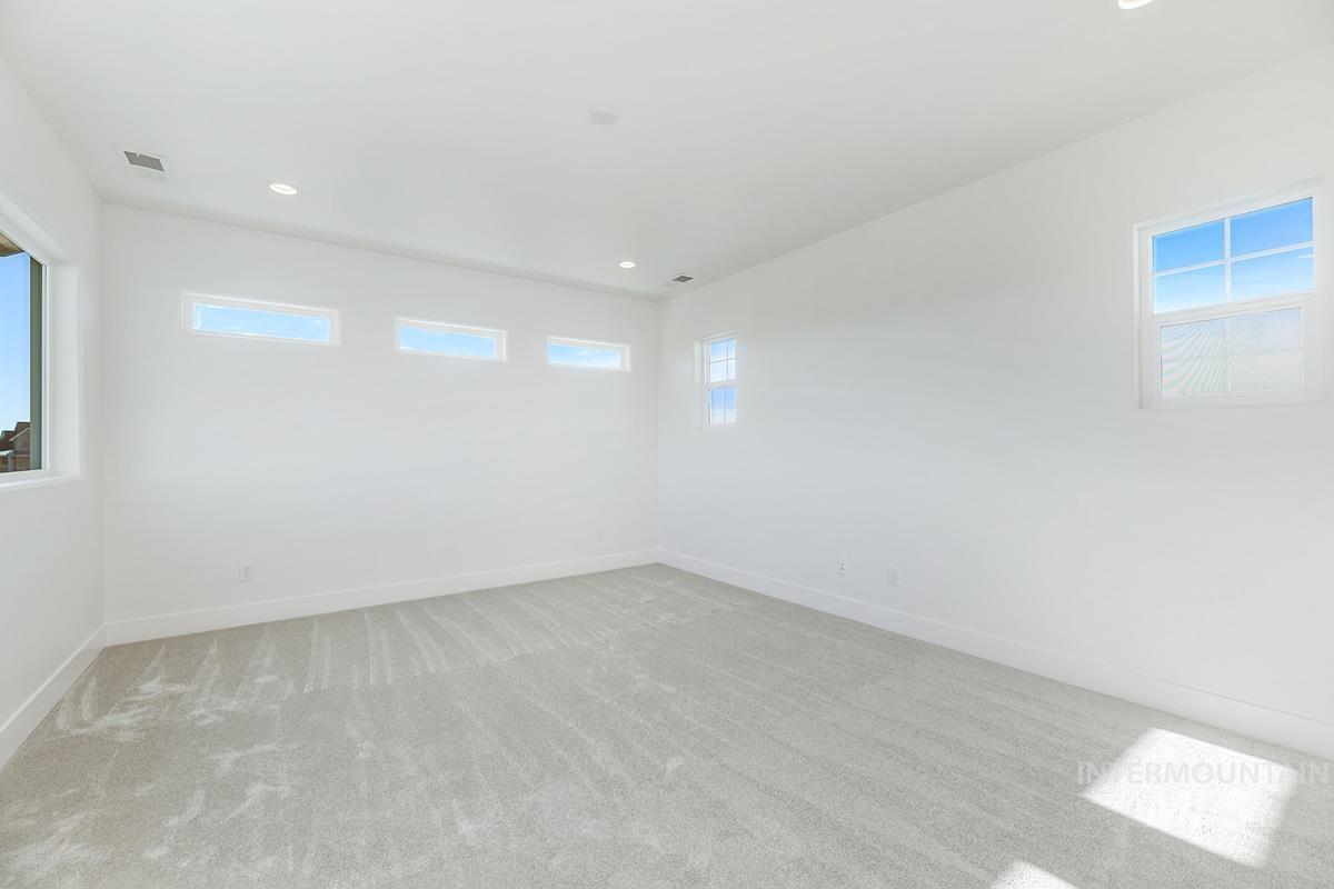 21726 Appaloosa Ave, Star, Idaho 83669, 4 Bedrooms, 3.5 Bathrooms, Residential For Sale, Price $1,127,044,MLS 98969327