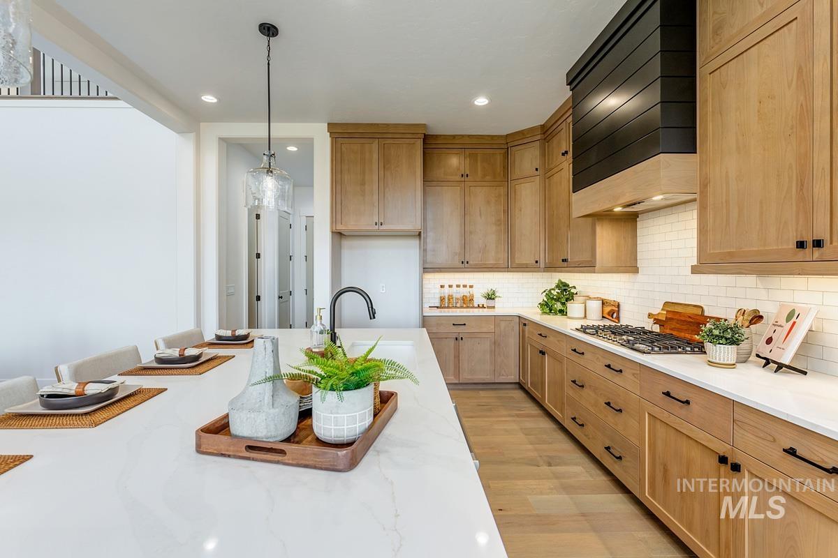 21726 Appaloosa Ave, Star, Idaho 83669, 4 Bedrooms, 3.5 Bathrooms, Residential For Sale, Price $1,127,044,MLS 98969327