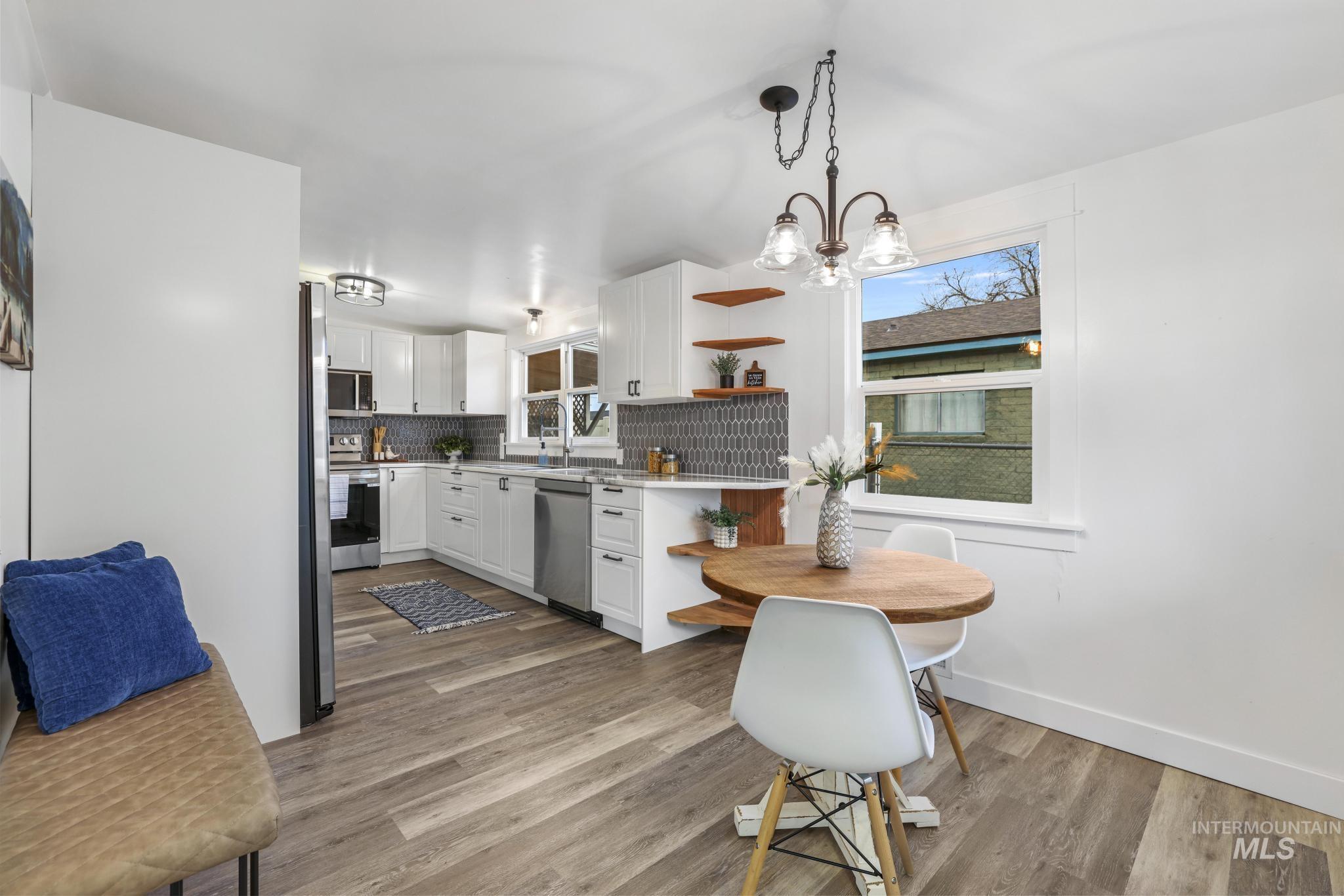 720 14Th Ave N, Buhl, Idaho 83316-1449, 2 Bedrooms, 1 Bathroom, Residential For Sale, Price $282,000,MLS 98969330