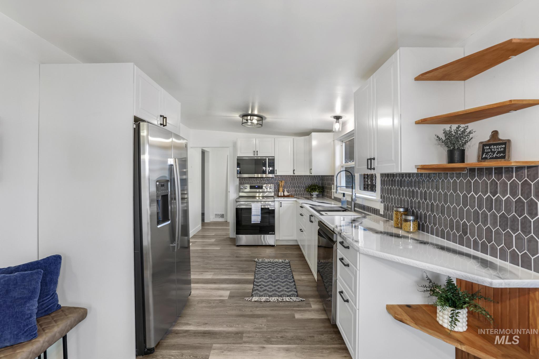 720 14Th Ave N, Buhl, Idaho 83316-1449, 2 Bedrooms, 1 Bathroom, Residential For Sale, Price $282,000,MLS 98969330