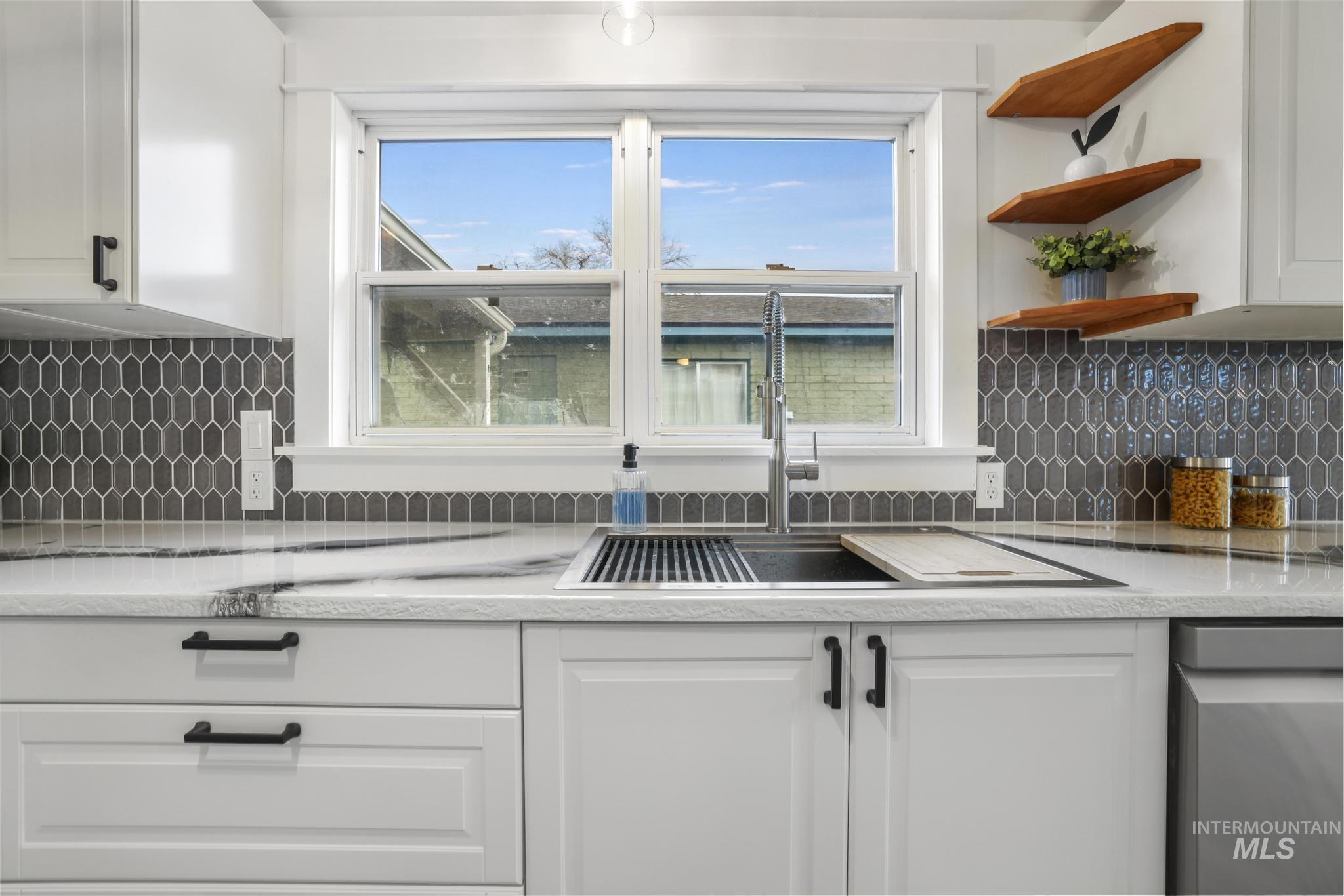 720 14Th Ave N, Buhl, Idaho 83316-1449, 2 Bedrooms, 1 Bathroom, Residential For Sale, Price $282,000,MLS 98969330