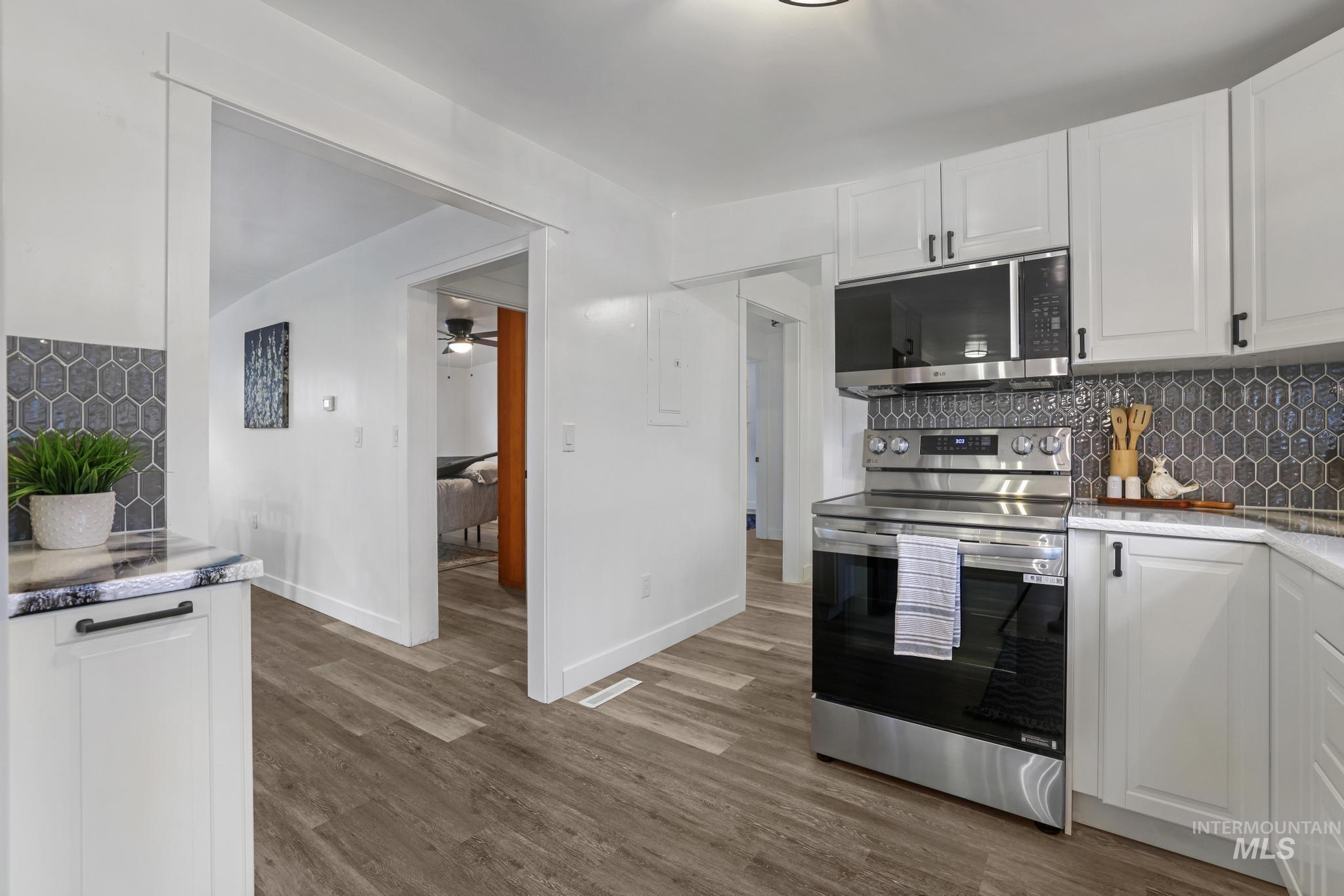 720 14Th Ave N, Buhl, Idaho 83316-1449, 2 Bedrooms, 1 Bathroom, Residential For Sale, Price $282,000,MLS 98969330