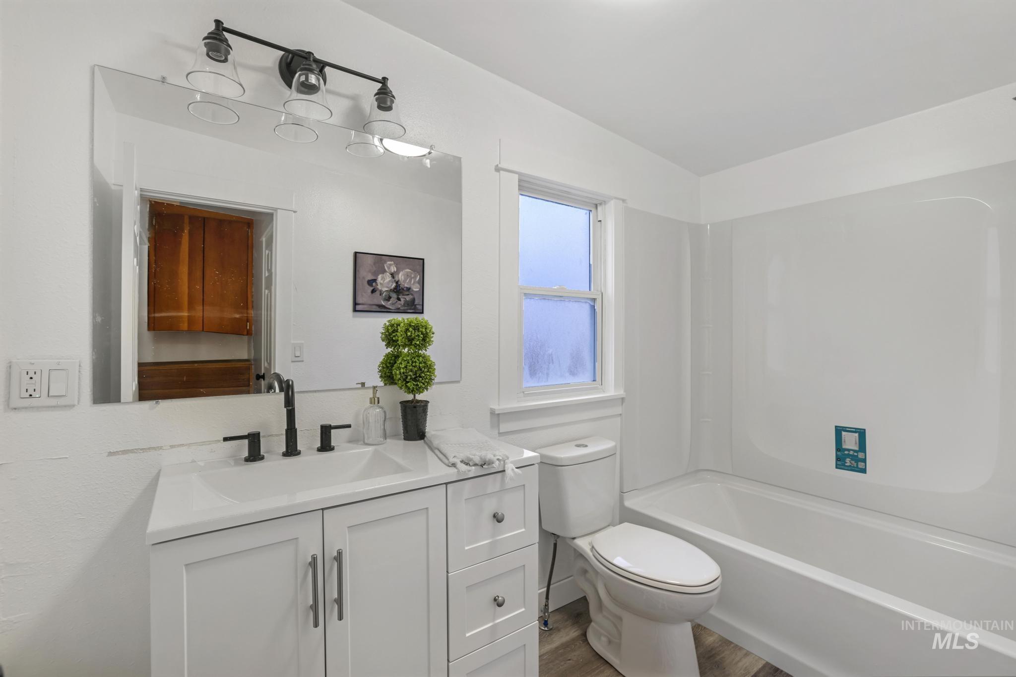 720 14Th Ave N, Buhl, Idaho 83316-1449, 2 Bedrooms, 1 Bathroom, Residential For Sale, Price $282,000,MLS 98969330