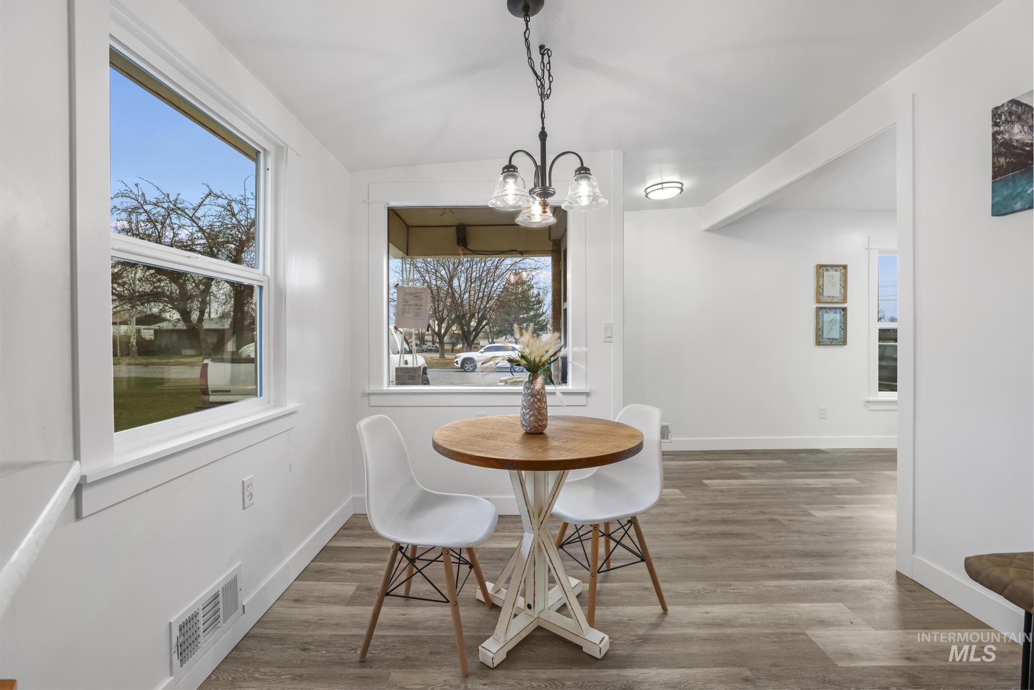 720 14Th Ave N, Buhl, Idaho 83316-1449, 2 Bedrooms, 1 Bathroom, Residential For Sale, Price $282,000,MLS 98969330