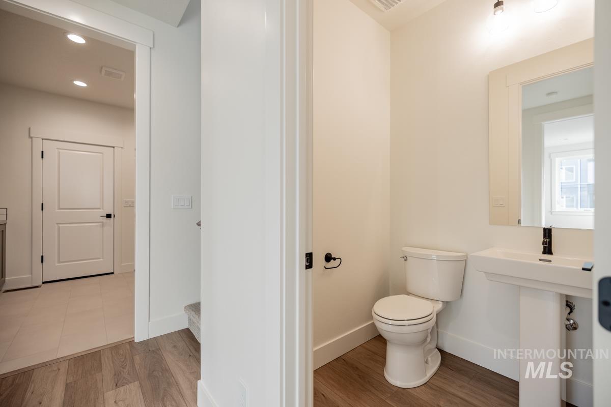 6229 S Hope Ave, Meridian, Idaho 83642, 3 Bedrooms, 2.5 Bathrooms, Residential For Sale, Price $579,900,MLS 98969331