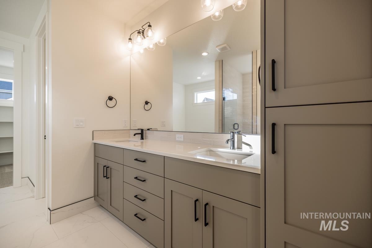 6229 S Hope Ave, Meridian, Idaho 83642, 3 Bedrooms, 2.5 Bathrooms, Residential For Sale, Price $579,900,MLS 98969331