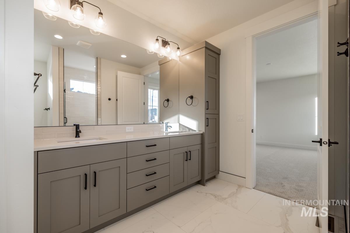 6229 S Hope Ave, Meridian, Idaho 83642, 3 Bedrooms, 2.5 Bathrooms, Residential For Sale, Price $579,900,MLS 98969331