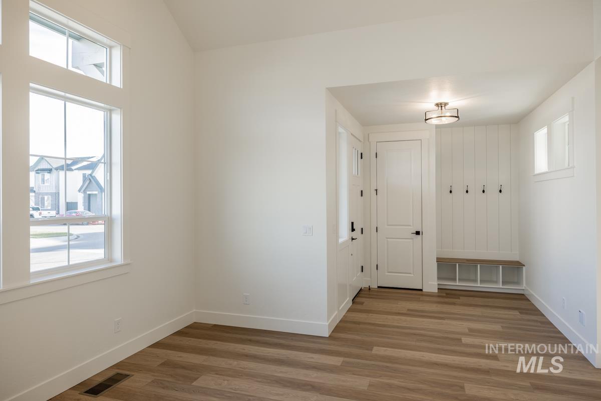 6229 S Hope Ave, Meridian, Idaho 83642, 3 Bedrooms, 2.5 Bathrooms, Residential For Sale, Price $579,900,MLS 98969331