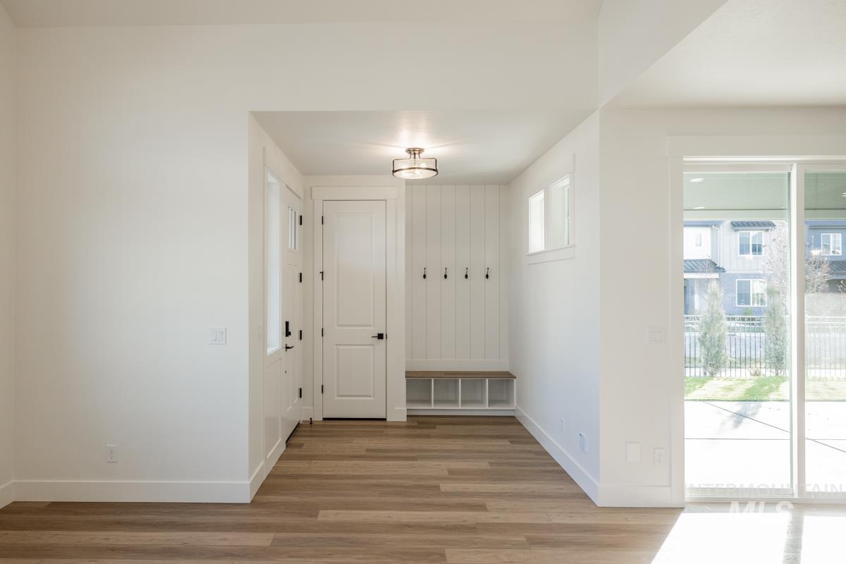 6229 S Hope Ave, Meridian, Idaho 83642, 3 Bedrooms, 2.5 Bathrooms, Residential For Sale, Price $579,900,MLS 98969331