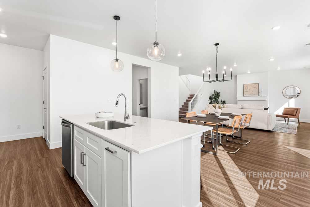 3481 S Siduri Place, Meridian, Idaho 83642, 4 Bedrooms, 2.5 Bathrooms, Residential For Sale, Price $564,900,MLS 98969332