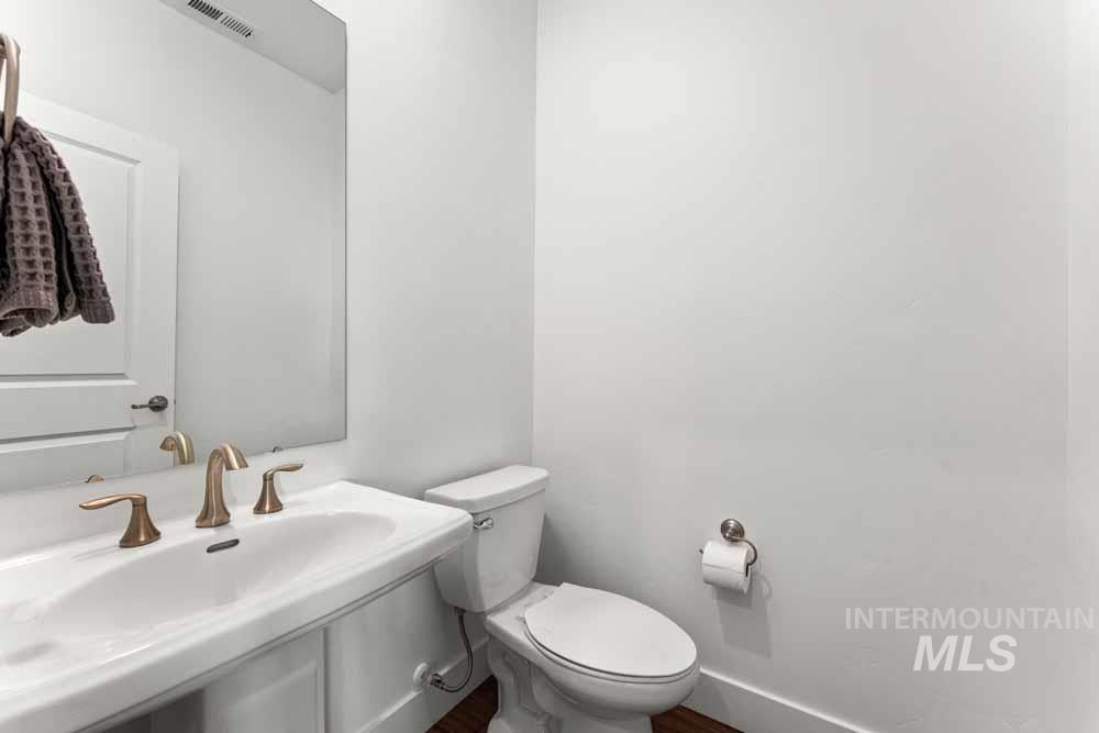 3481 S Siduri Place, Meridian, Idaho 83642, 4 Bedrooms, 2.5 Bathrooms, Residential For Sale, Price $564,900,MLS 98969332