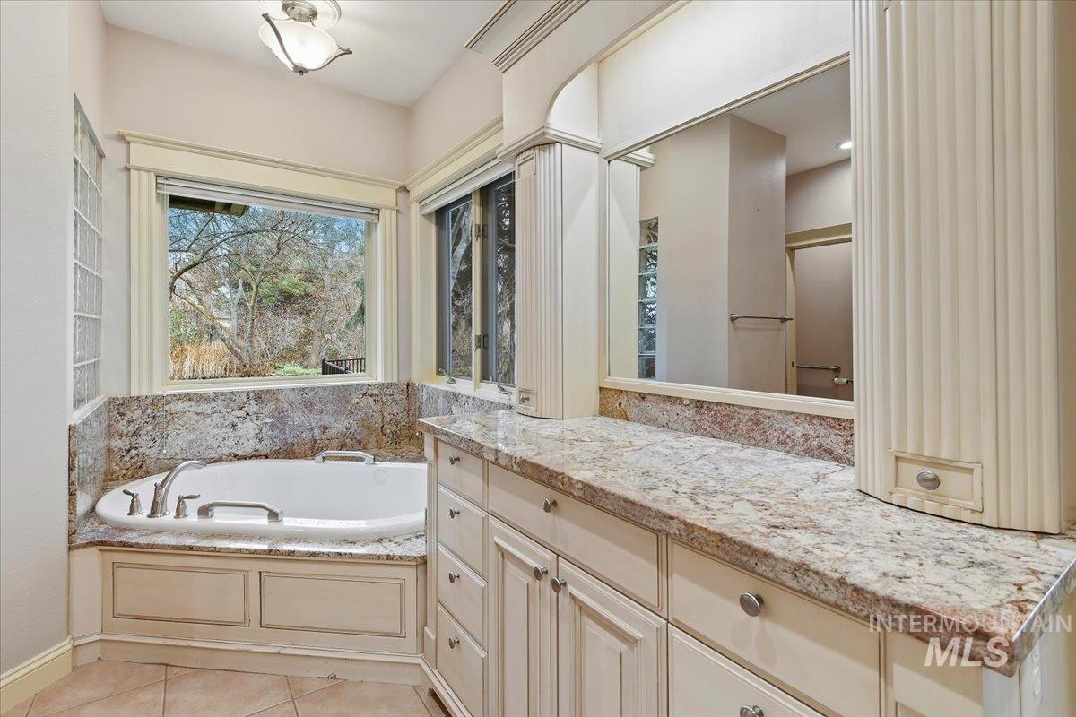 5280 N Lakemont Ln, Garden City, Idaho 83714, 3 Bedrooms, 2.5 Bathrooms, Residential For Sale, Price $1,585,000,MLS 98969335