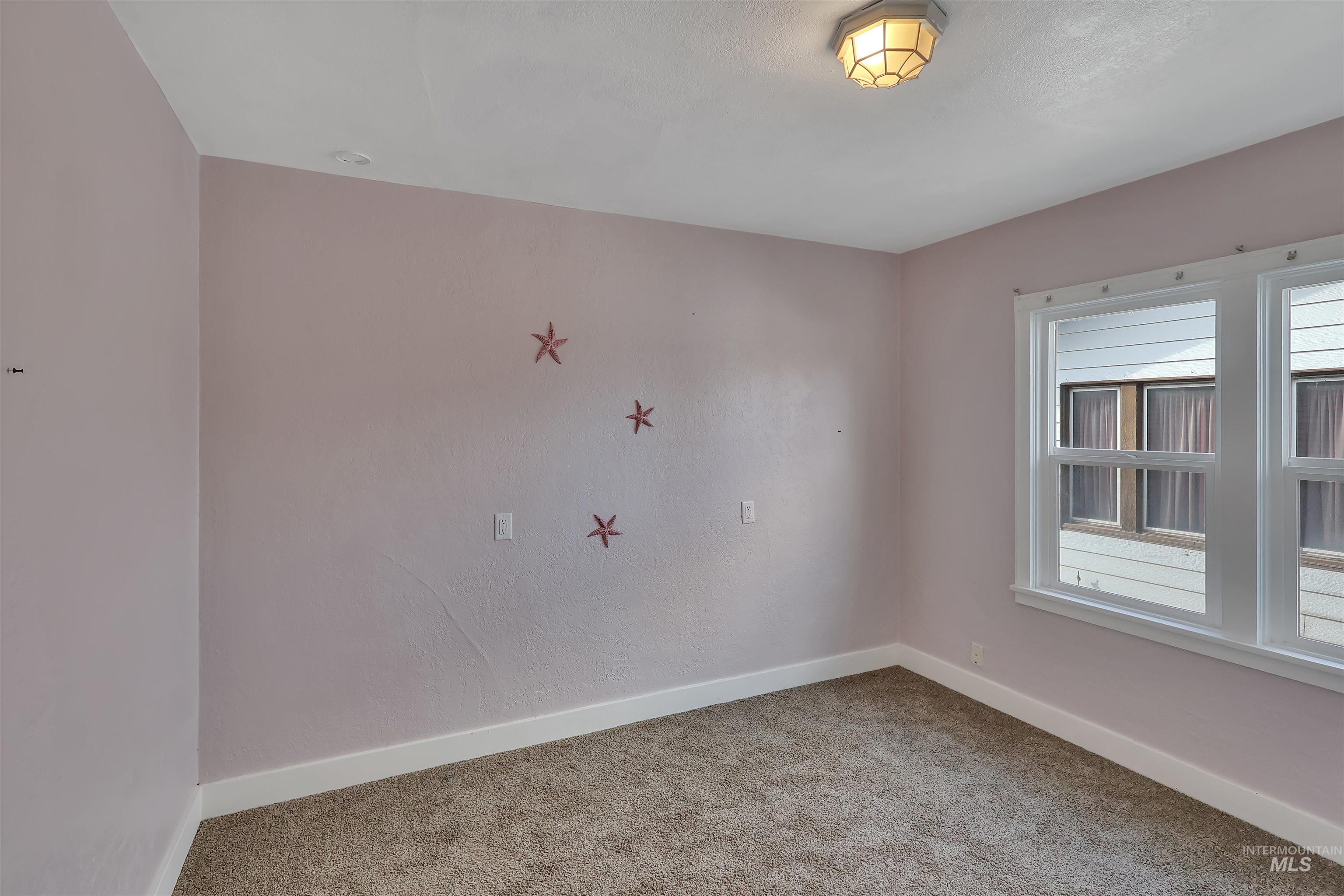 426 9th Ave N., Buhl, Idaho 83316, 3 Bedrooms, 1 Bathroom, Residential For Sale, Price $235,000,MLS 98969338