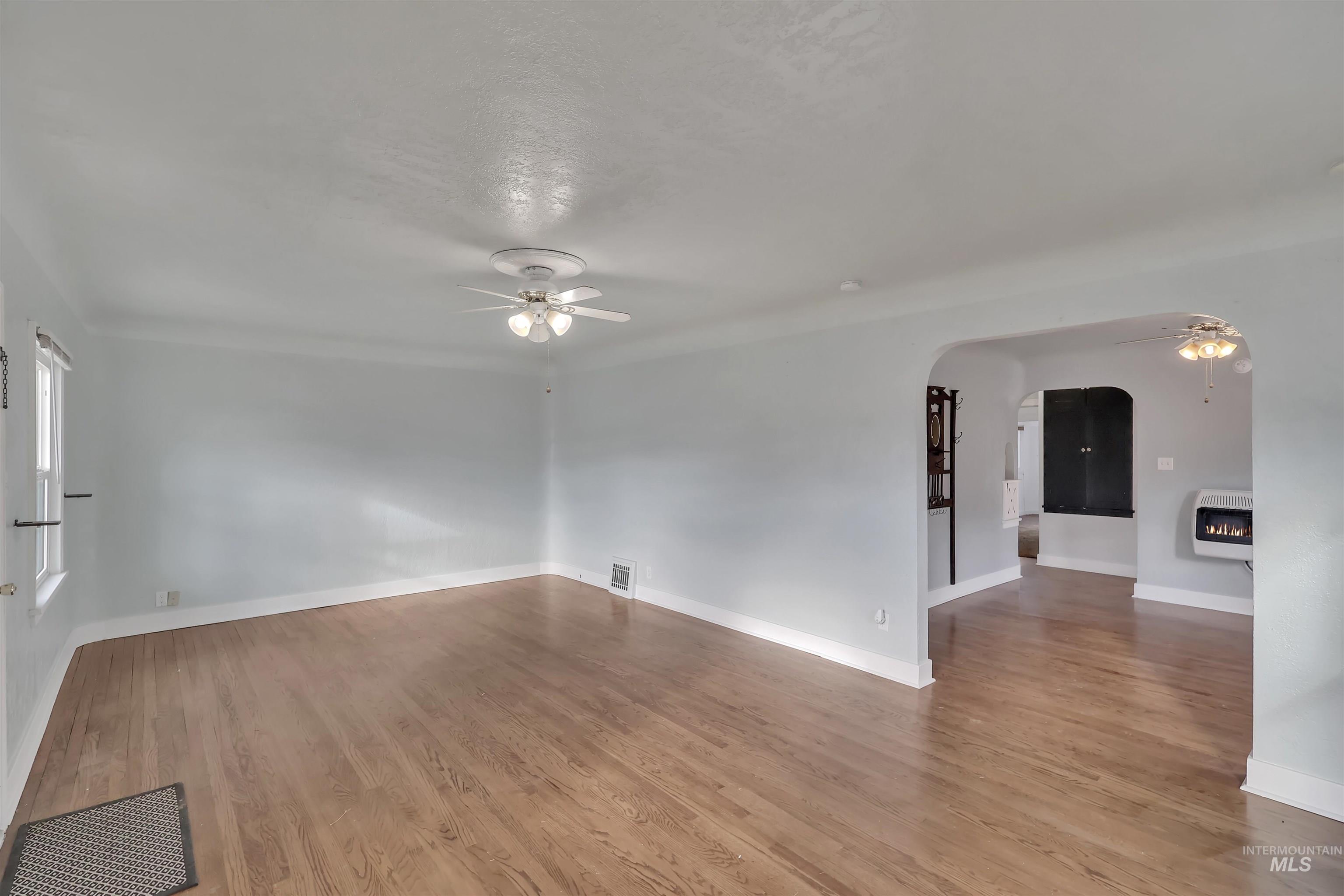 426 9th Ave N., Buhl, Idaho 83316, 3 Bedrooms, 1 Bathroom, Residential For Sale, Price $235,000,MLS 98969338