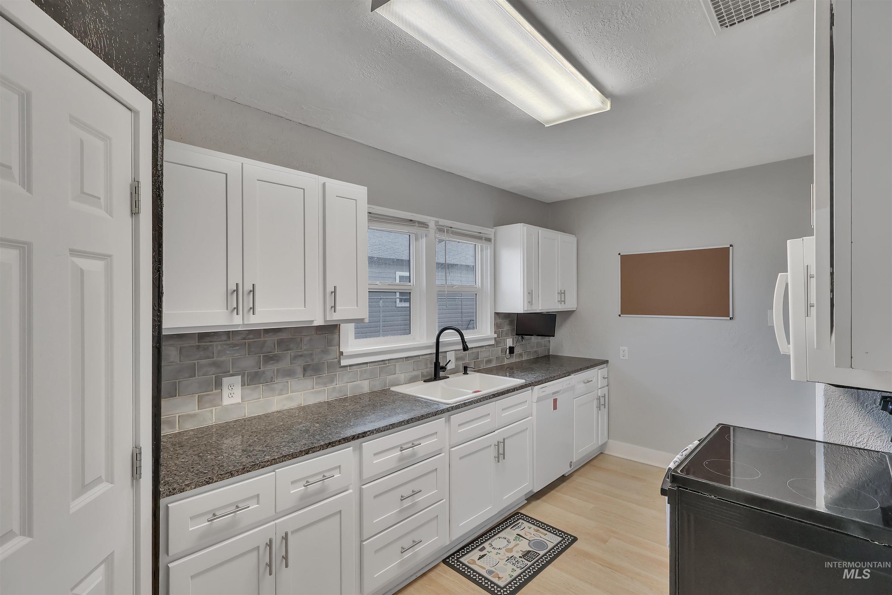 426 9th Ave N., Buhl, Idaho 83316, 3 Bedrooms, 1 Bathroom, Residential For Sale, Price $235,000,MLS 98969338