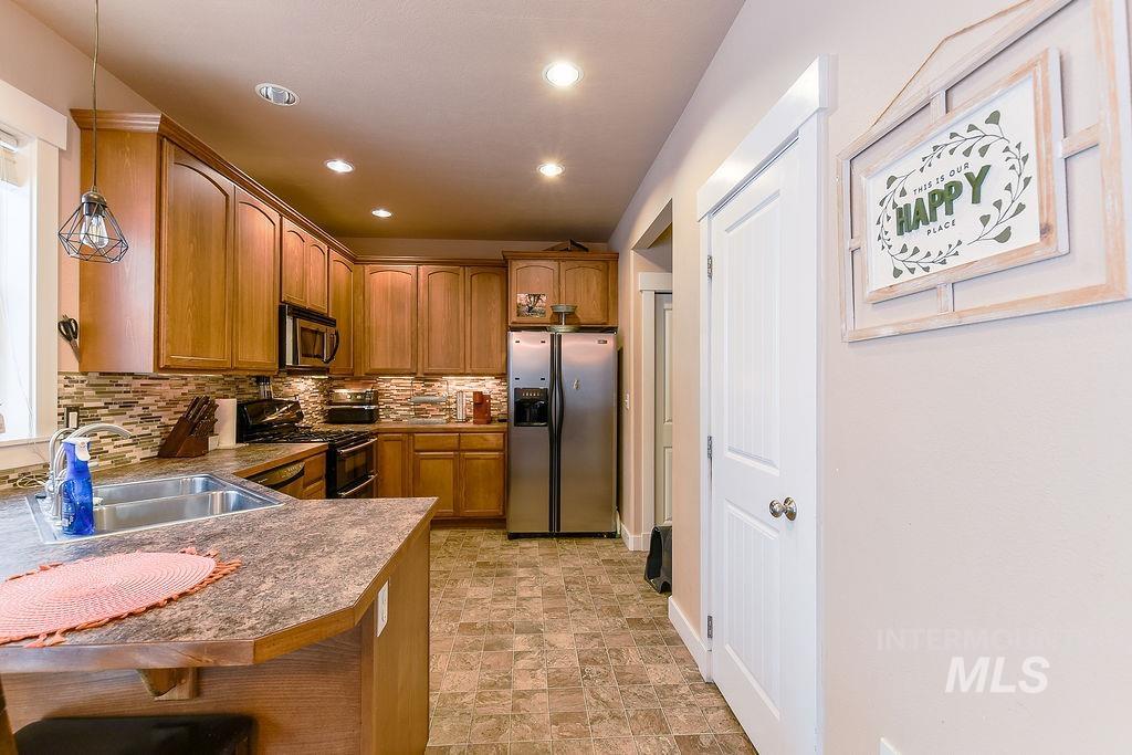 617 Britton Ln., Moscow, Idaho 83843, 3 Bedrooms, 2.5 Bathrooms, Residential For Sale, Price $379,500,MLS 98969341