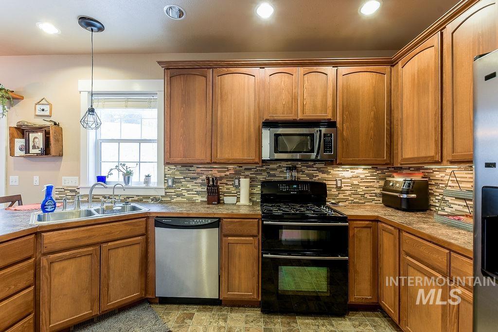 617 Britton Ln., Moscow, Idaho 83843, 3 Bedrooms, 2.5 Bathrooms, Residential For Sale, Price $379,500,MLS 98969341