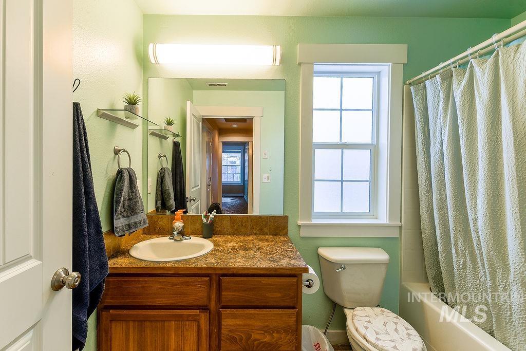 617 Britton Ln., Moscow, Idaho 83843, 3 Bedrooms, 2.5 Bathrooms, Residential For Sale, Price $379,500,MLS 98969341