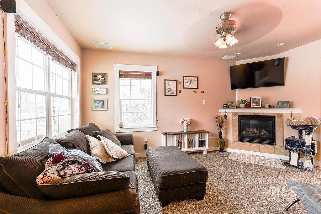 617 Britton Ln., Moscow, Idaho 83843, 3 Bedrooms, 2.5 Bathrooms, Residential For Sale, Price $379,500,MLS 98969341