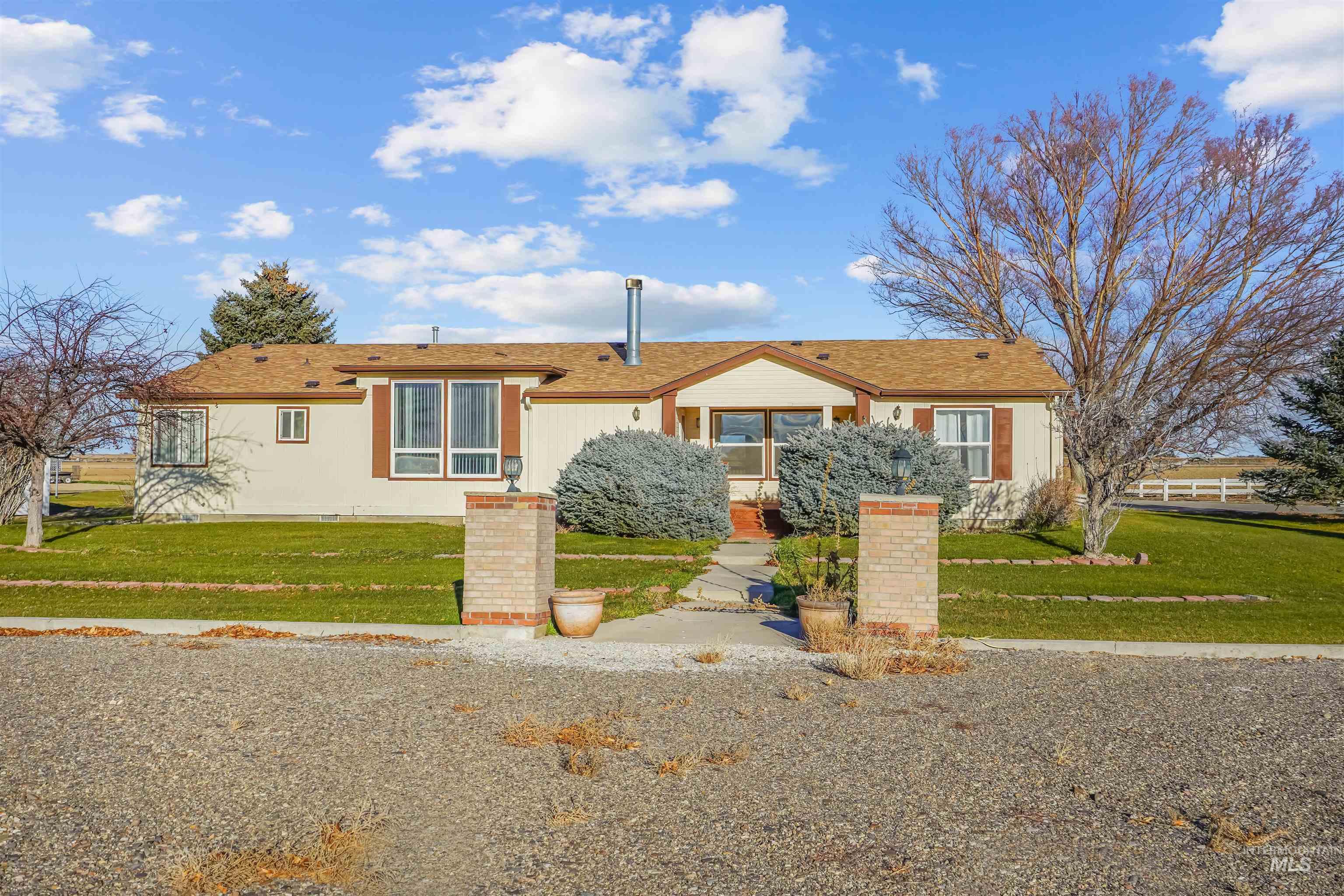 70 N 750 W, Paul, Idaho 83347, 3 Bedrooms, 2.5 Bathrooms, Residential For Sale, Price $450,000,MLS 98969342
