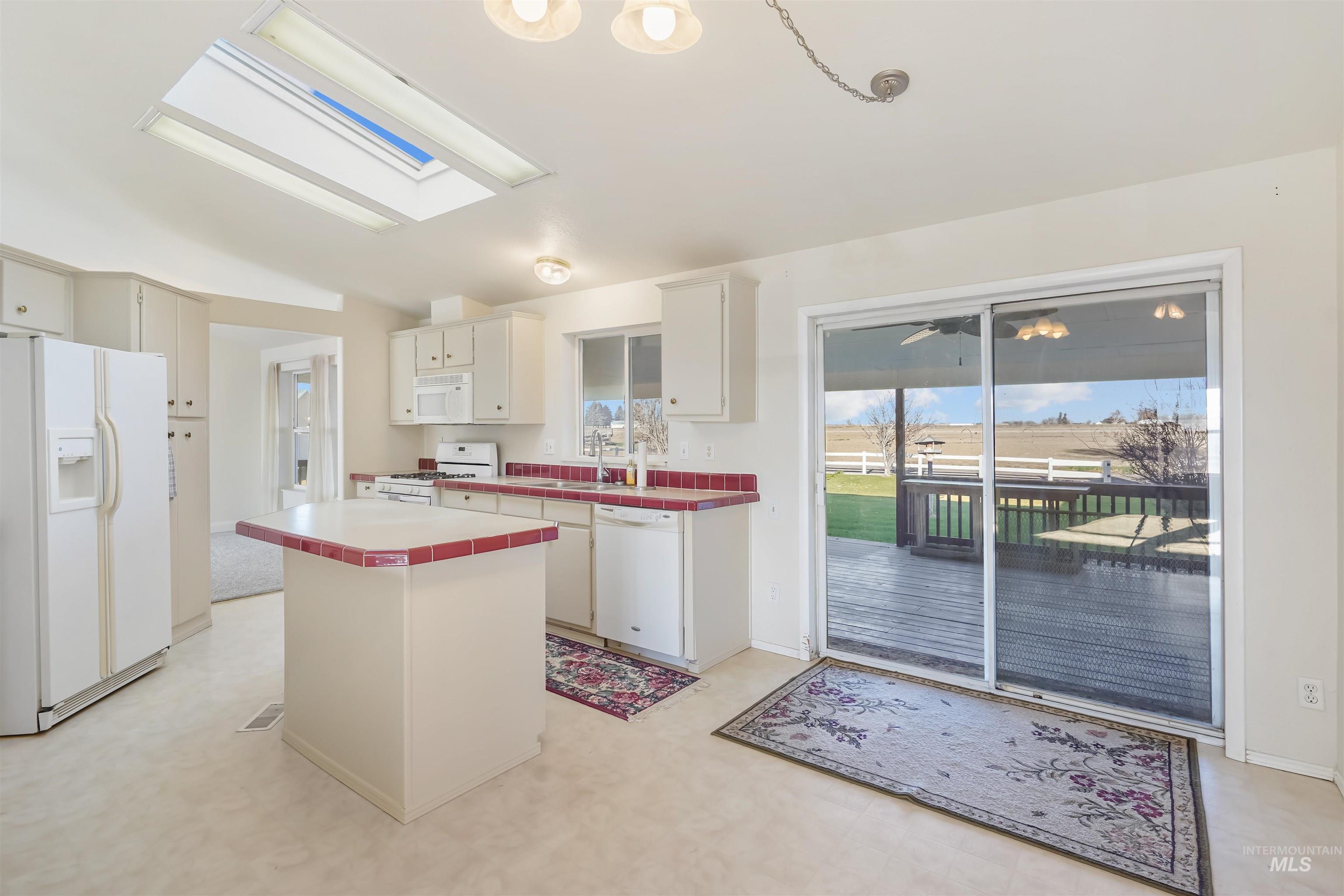 70 N 750 W, Paul, Idaho 83347, 3 Bedrooms, 2.5 Bathrooms, Residential For Sale, Price $450,000,MLS 98969342