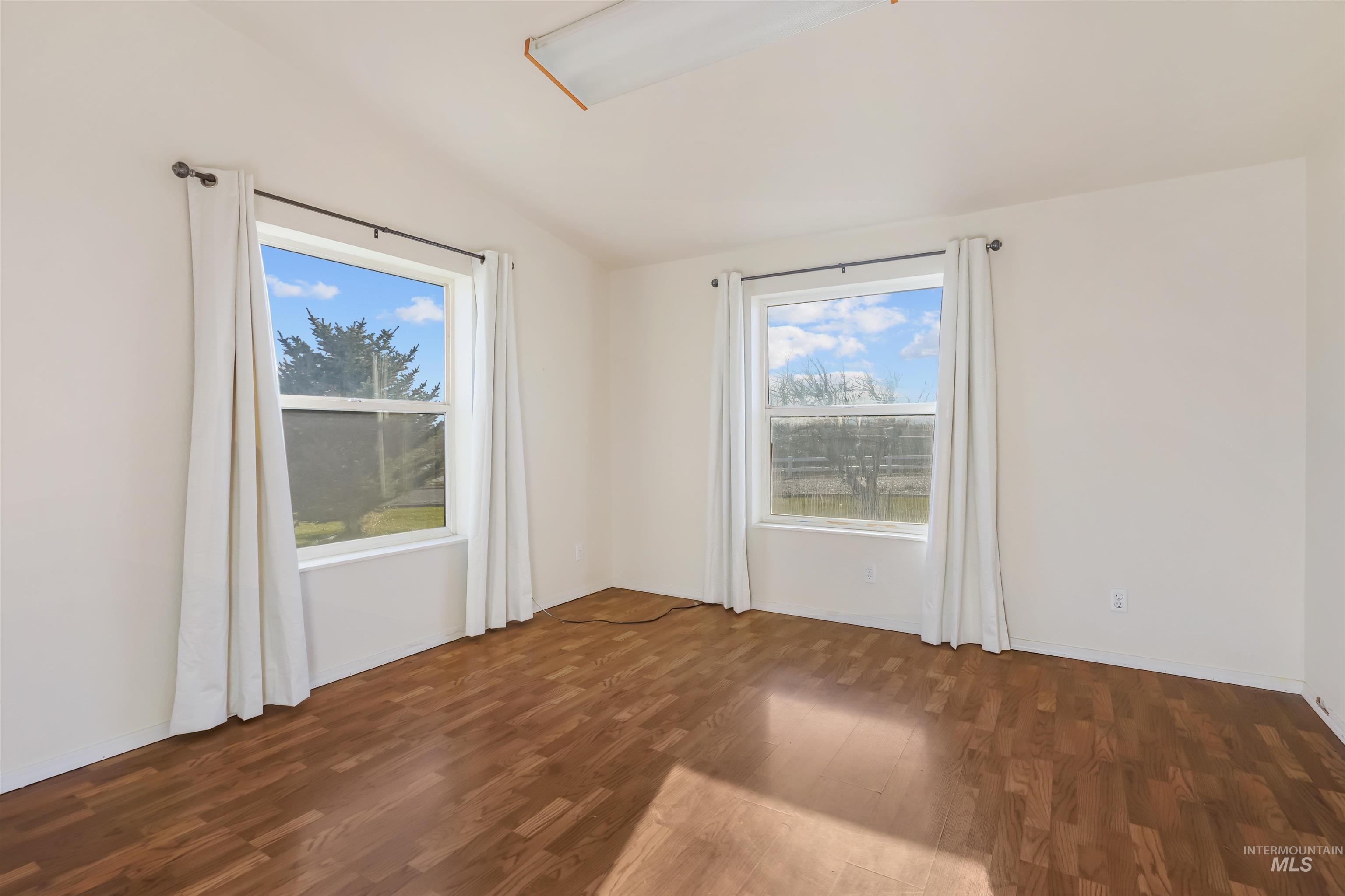 70 N 750 W, Paul, Idaho 83347, 3 Bedrooms, 2.5 Bathrooms, Residential For Sale, Price $450,000,MLS 98969342