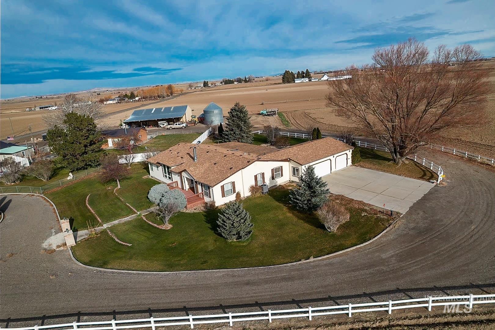 70 N 750 W, Paul, Idaho 83347, 3 Bedrooms, 2.5 Bathrooms, Residential For Sale, Price $450,000,MLS 98969342