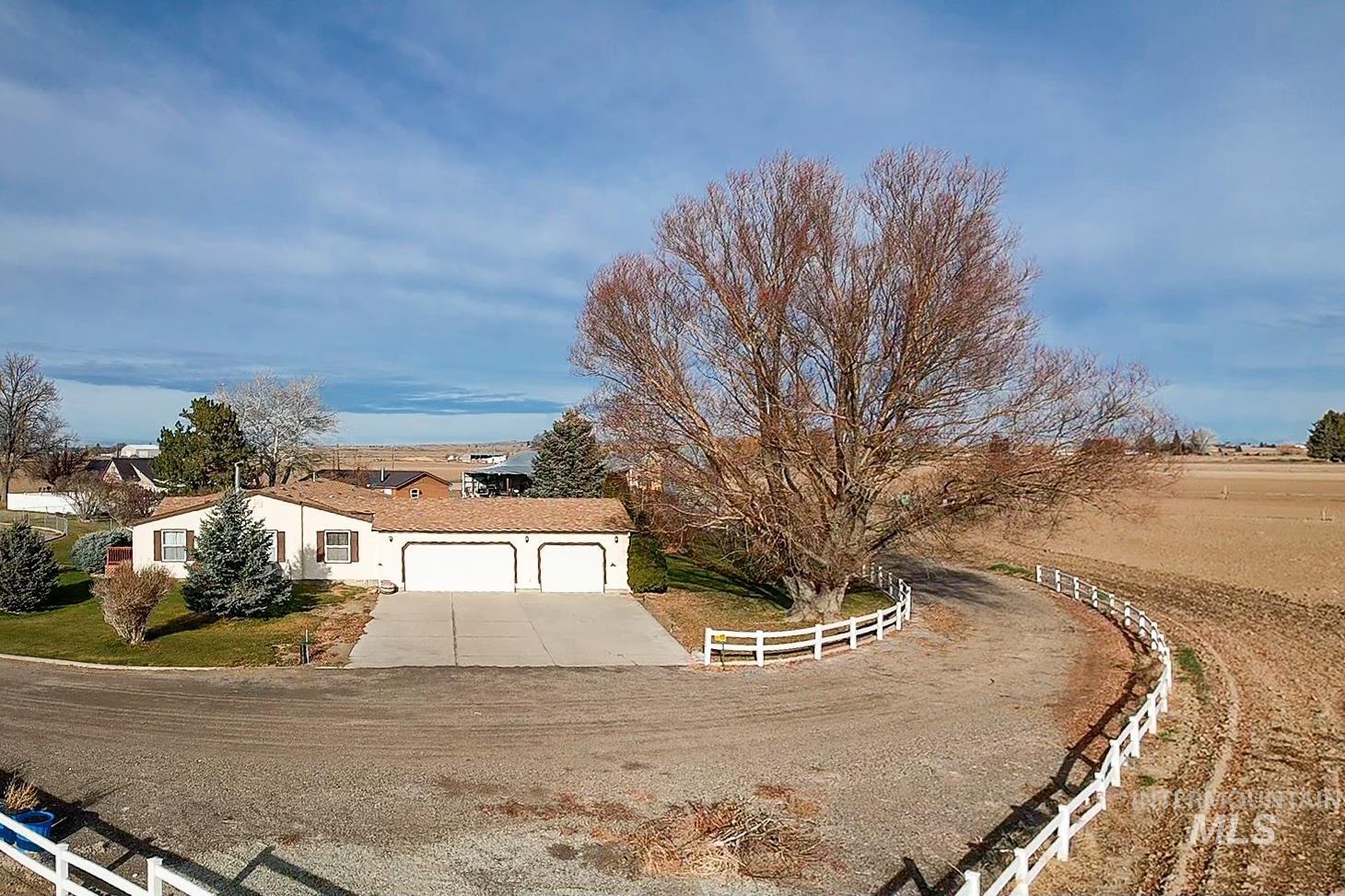 70 N 750 W, Paul, Idaho 83347, 3 Bedrooms, 2.5 Bathrooms, Residential For Sale, Price $450,000,MLS 98969342