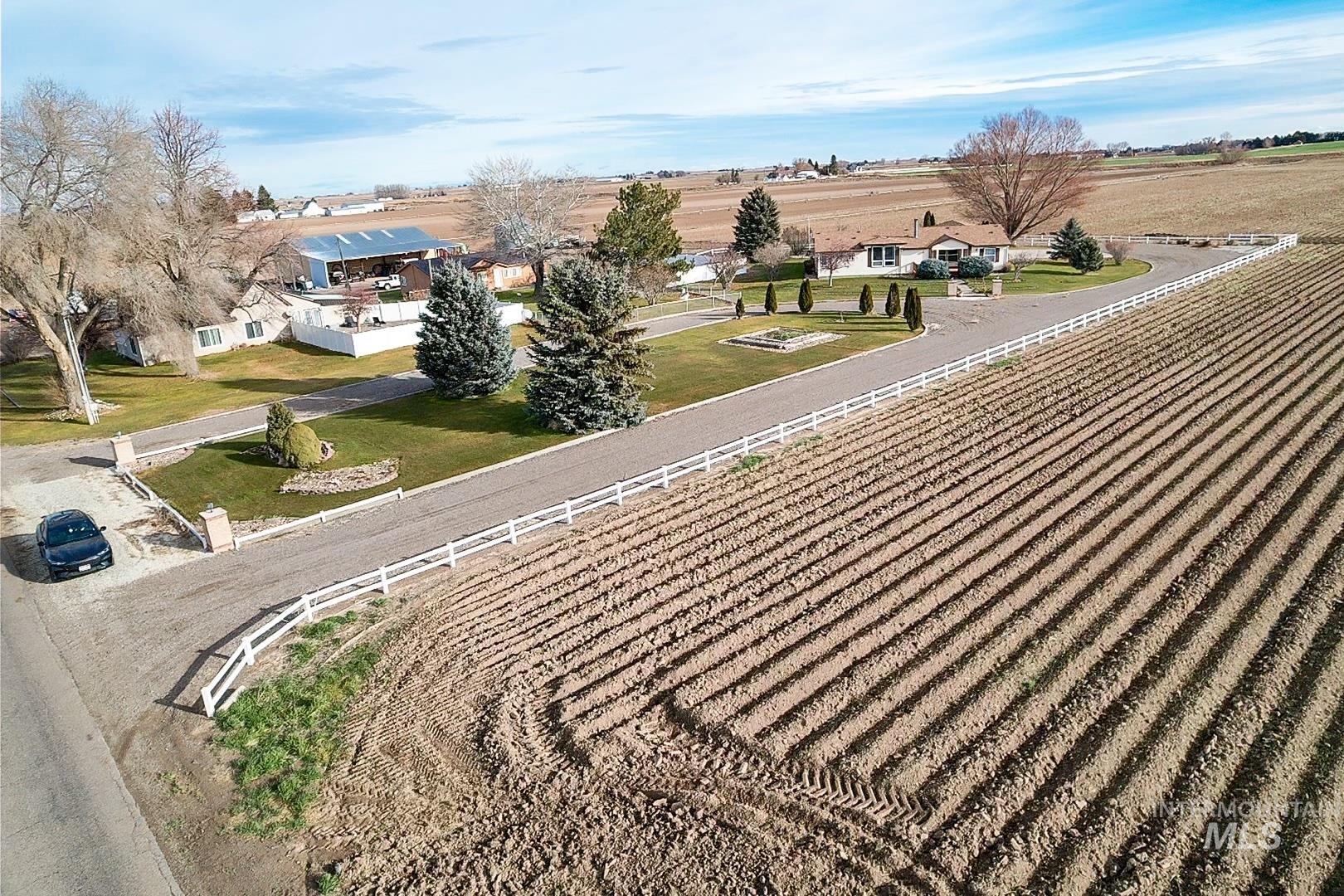 70 N 750 W, Paul, Idaho 83347, 3 Bedrooms, 2.5 Bathrooms, Residential For Sale, Price $450,000,MLS 98969342