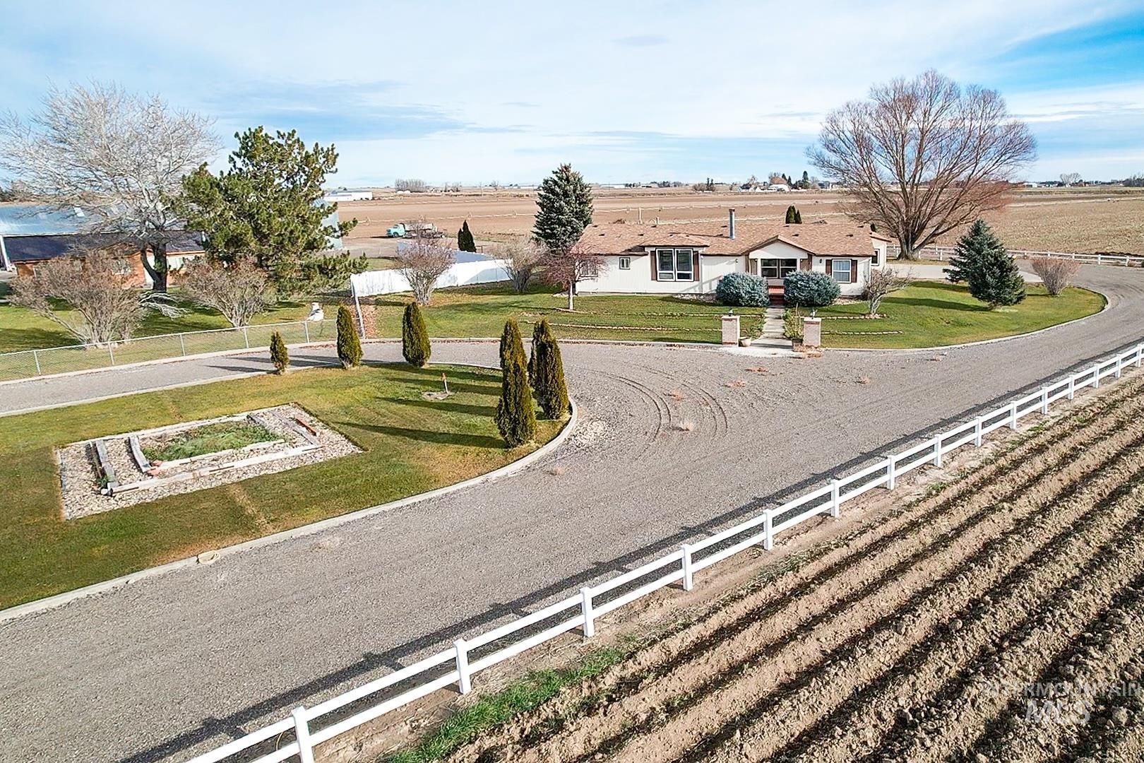 70 N 750 W, Paul, Idaho 83347, 3 Bedrooms, 2.5 Bathrooms, Residential For Sale, Price $450,000,MLS 98969342