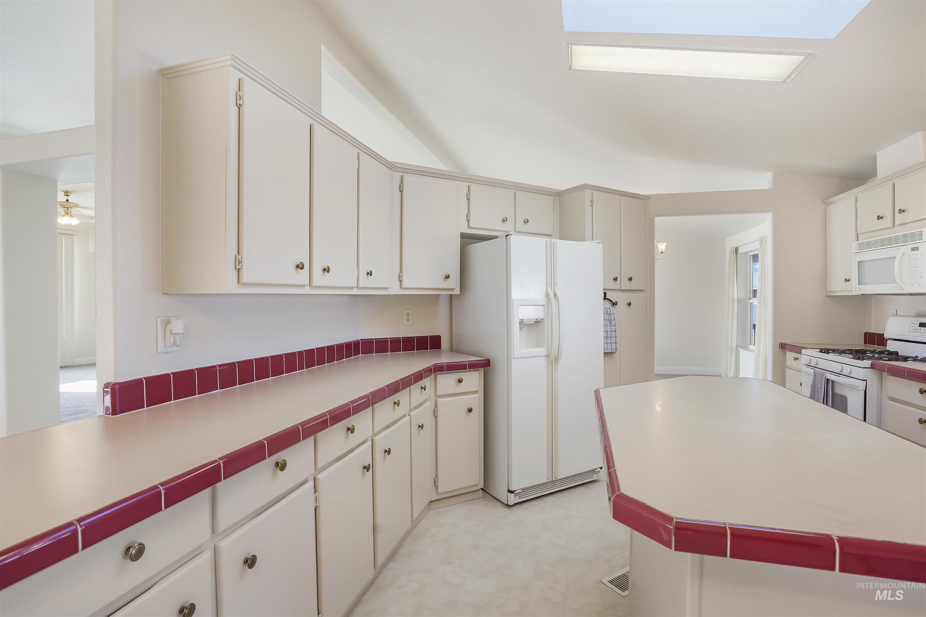 70 N 750 W, Paul, Idaho 83347, 3 Bedrooms, 2.5 Bathrooms, Residential For Sale, Price $450,000,MLS 98969342