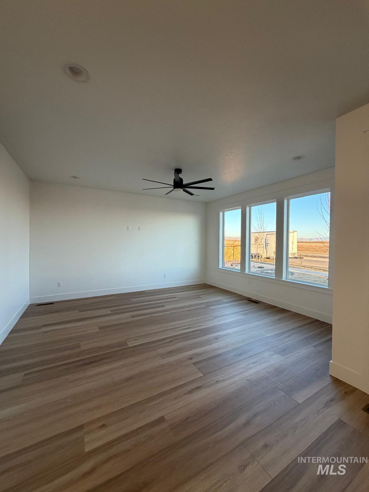 280 E Mayfield springs blvd, Mayfield, Idaho 83716, 3 Bedrooms, 2.5 Bathrooms, Residential For Sale, Price $549,987,MLS 98969344