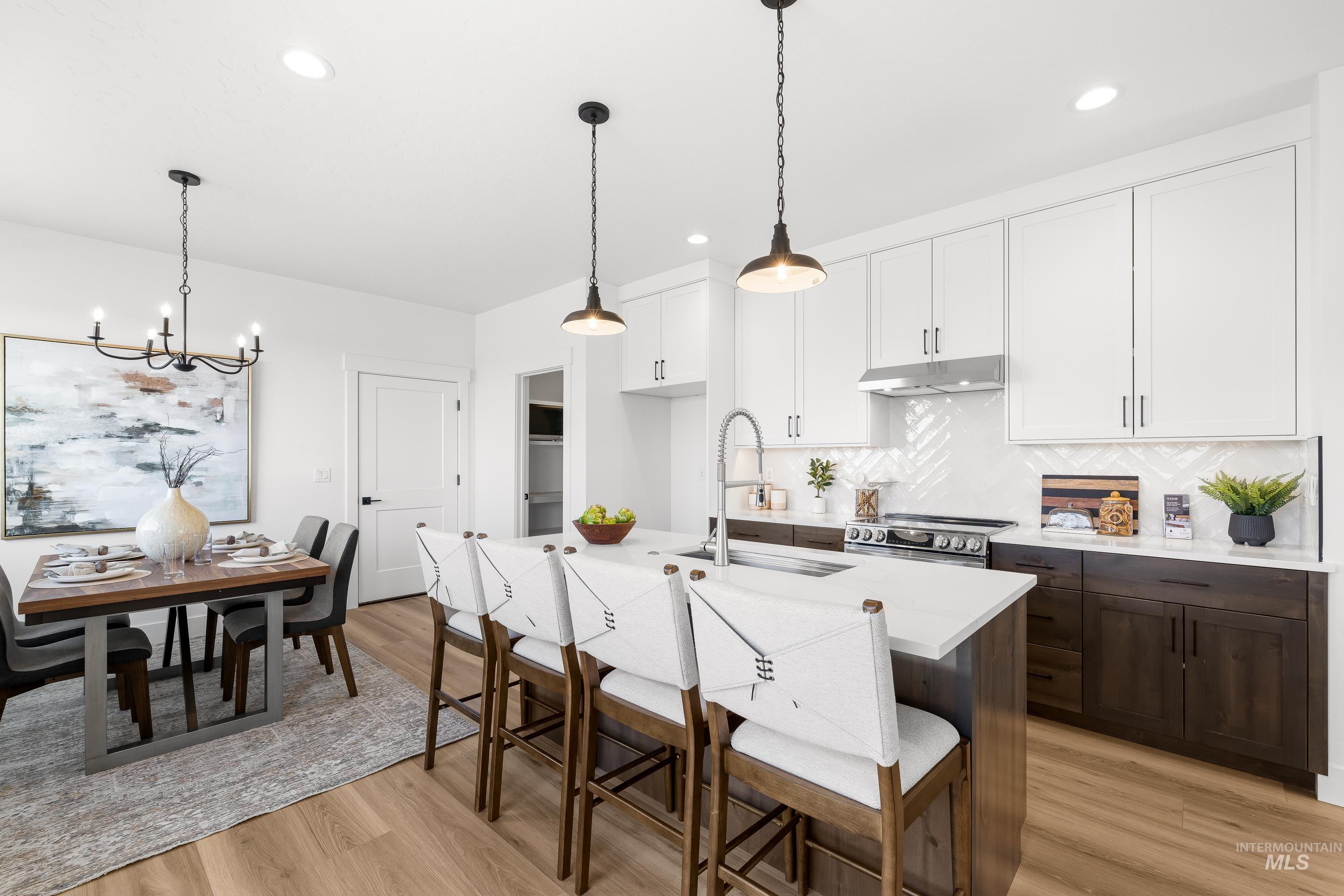 280 E Mayfield springs blvd, Boise, Idaho 83716, 3 Bedrooms, 2.5 Bathrooms, Residential For Sale, Price $499,990,MLS 98969344