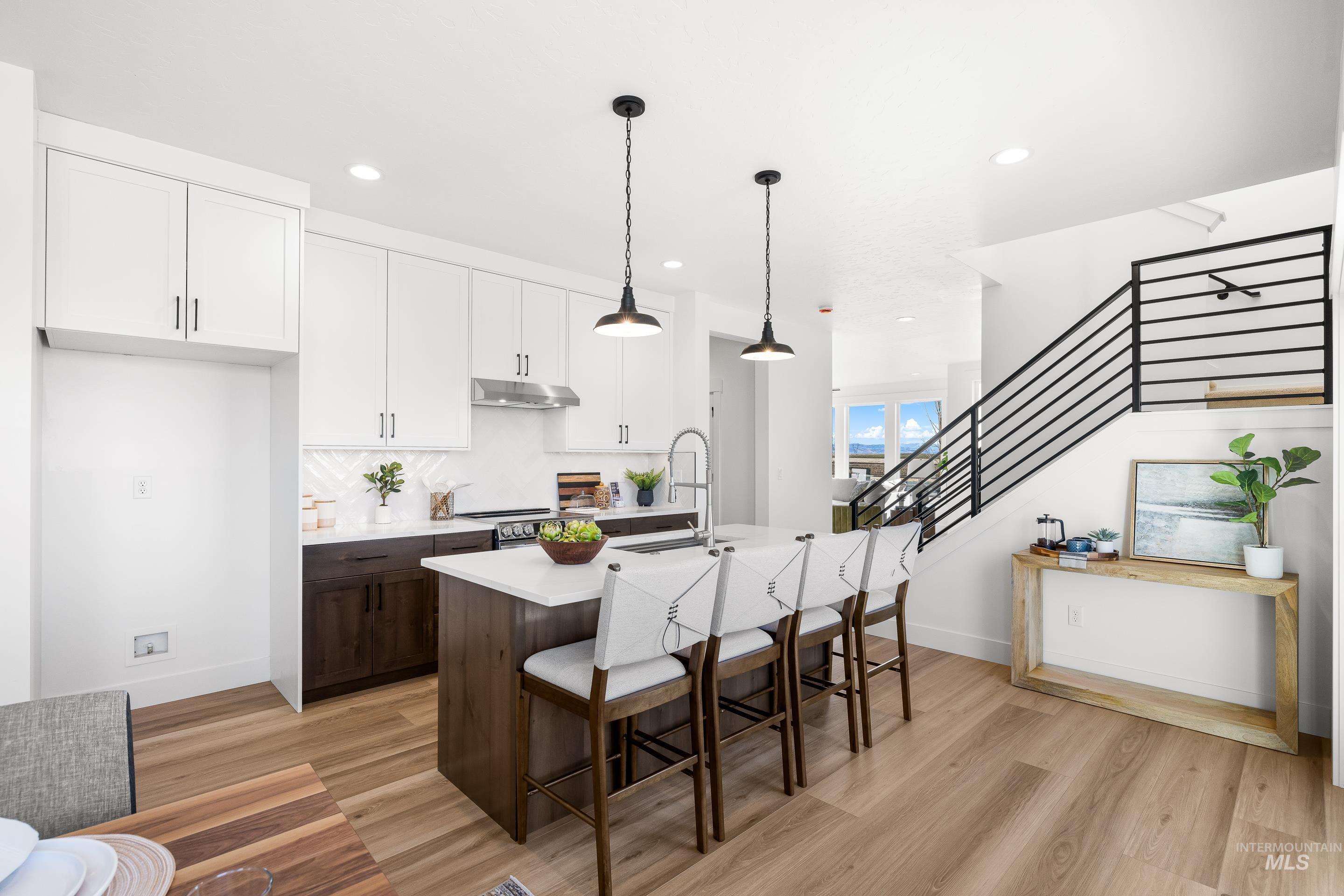 280 E Mayfield springs blvd, Boise, Idaho 83716, 3 Bedrooms, 2.5 Bathrooms, Residential For Sale, Price $499,990,MLS 98969344