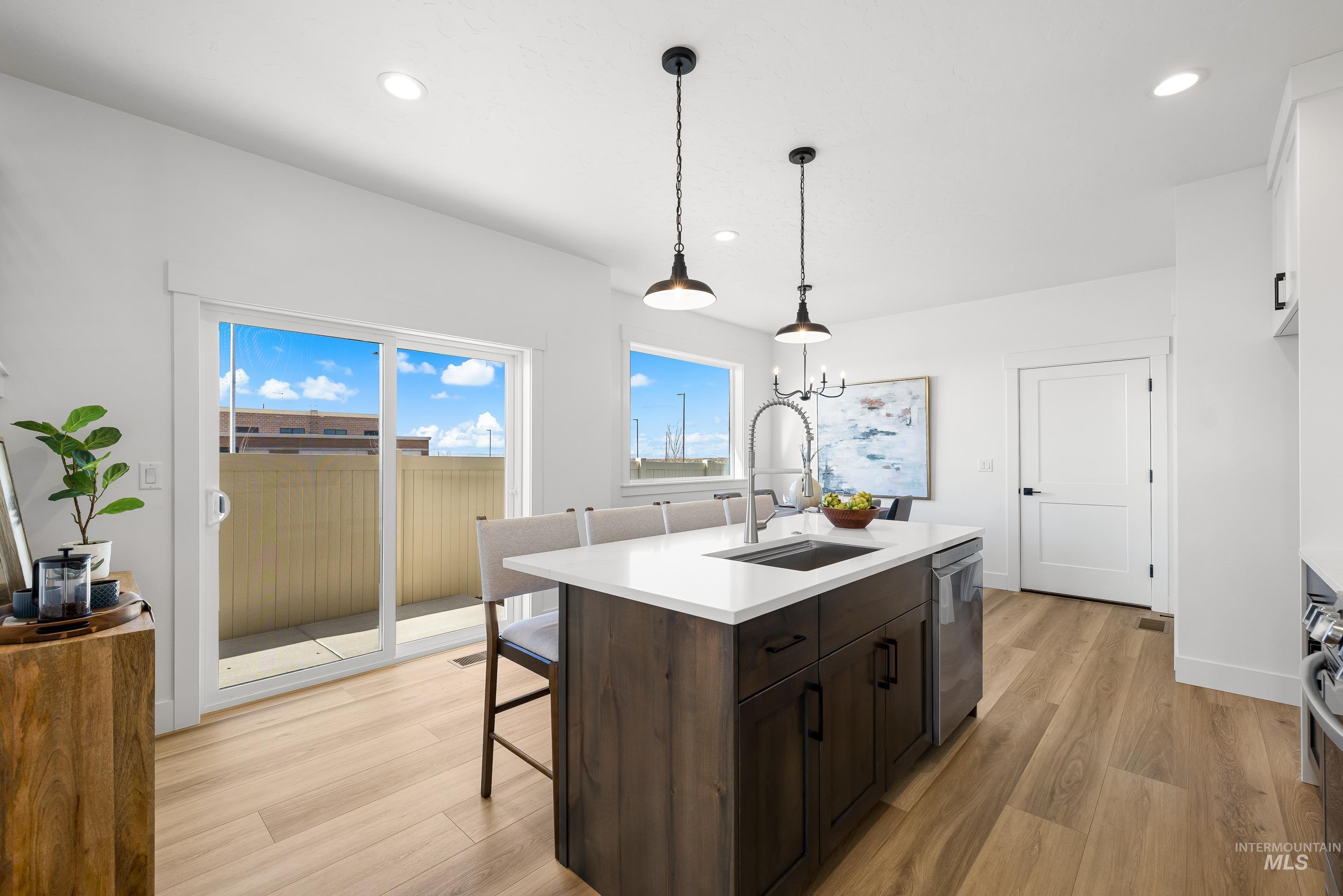 280 E Mayfield springs blvd, Boise, Idaho 83716, 3 Bedrooms, 2.5 Bathrooms, Residential For Sale, Price $499,990,MLS 98969344