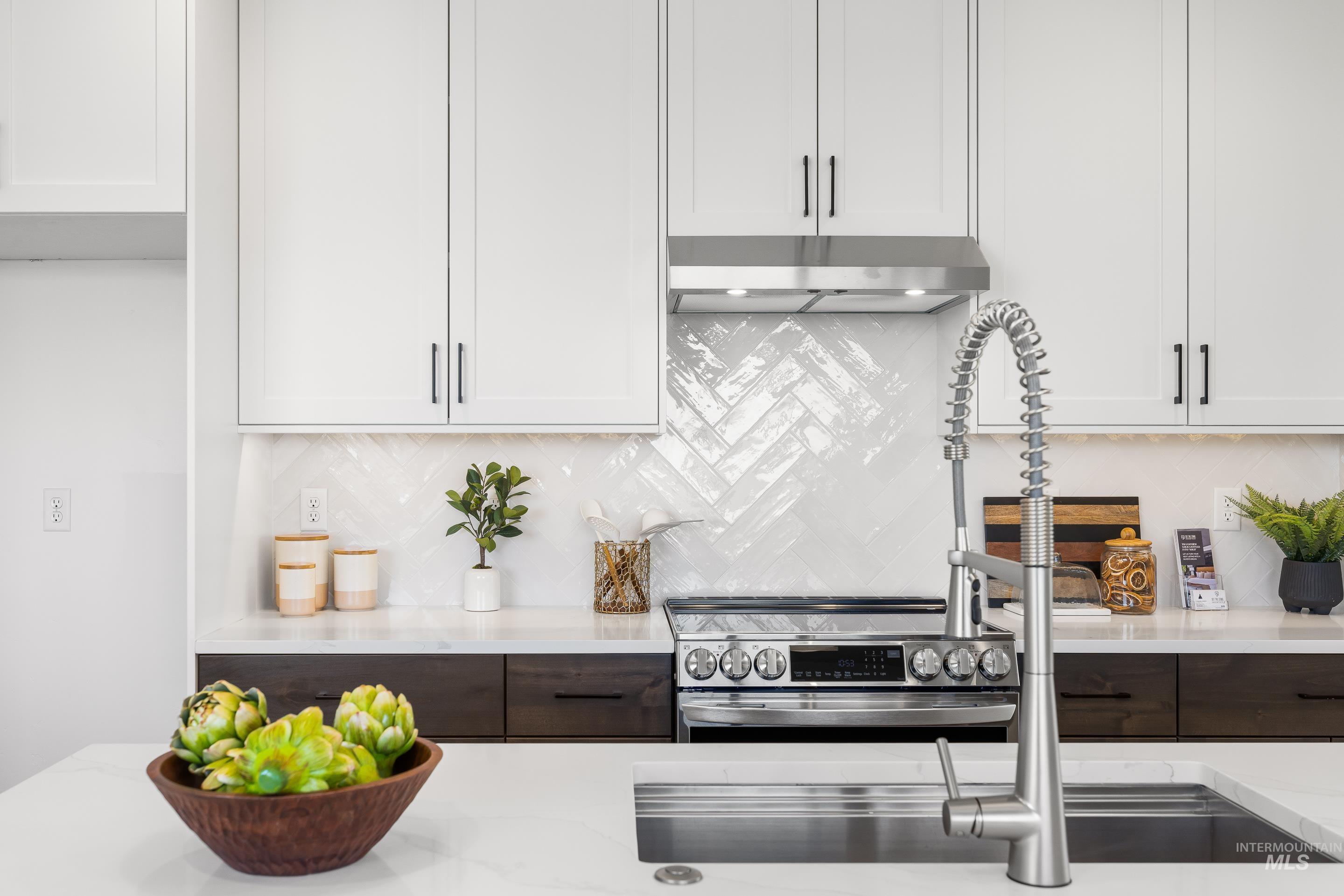 280 E Mayfield springs blvd, Boise, Idaho 83716, 3 Bedrooms, 2.5 Bathrooms, Residential For Sale, Price $499,990,MLS 98969344