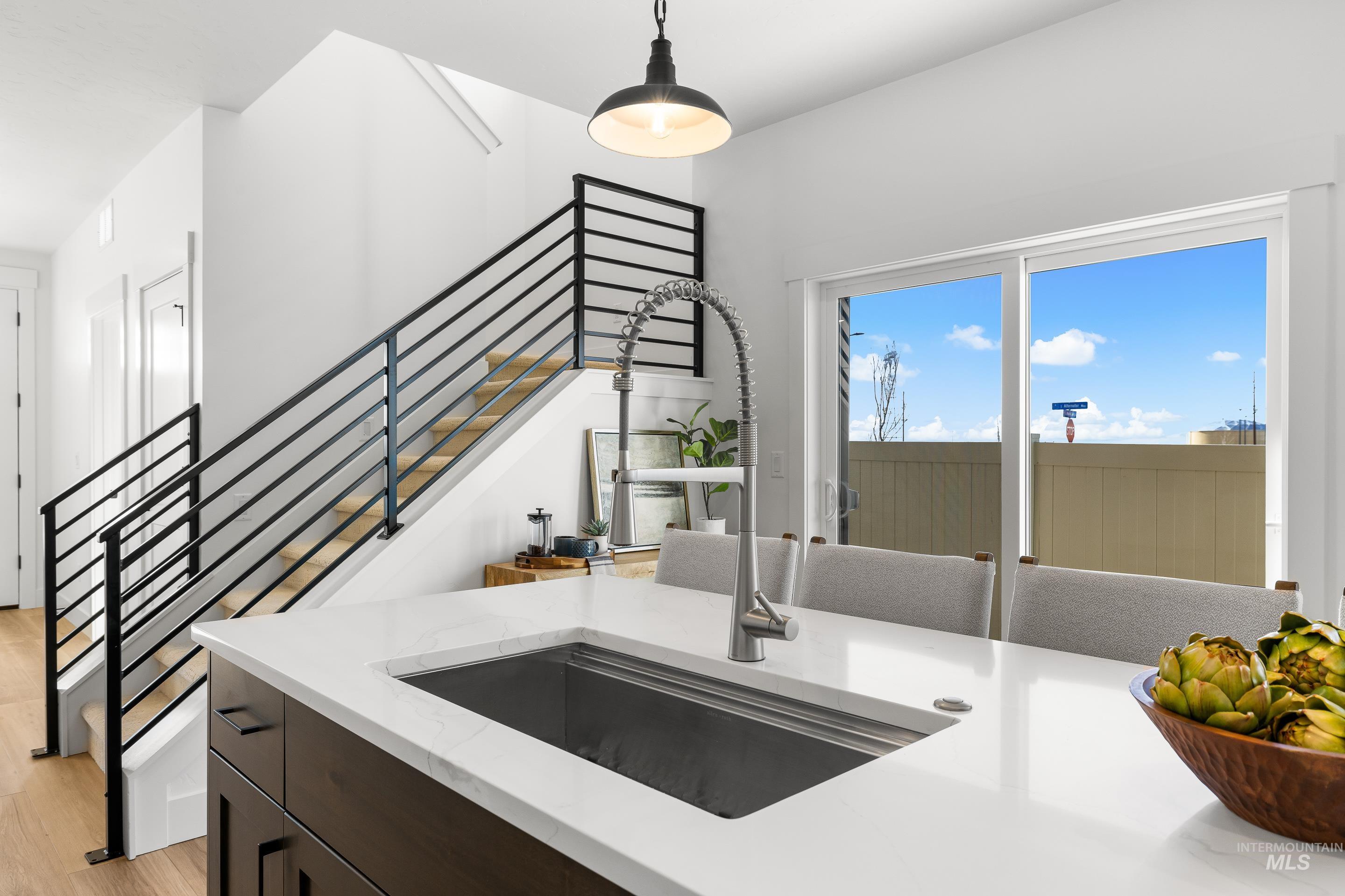 280 E Mayfield springs blvd, Boise, Idaho 83716, 3 Bedrooms, 2.5 Bathrooms, Residential For Sale, Price $499,990,MLS 98969344