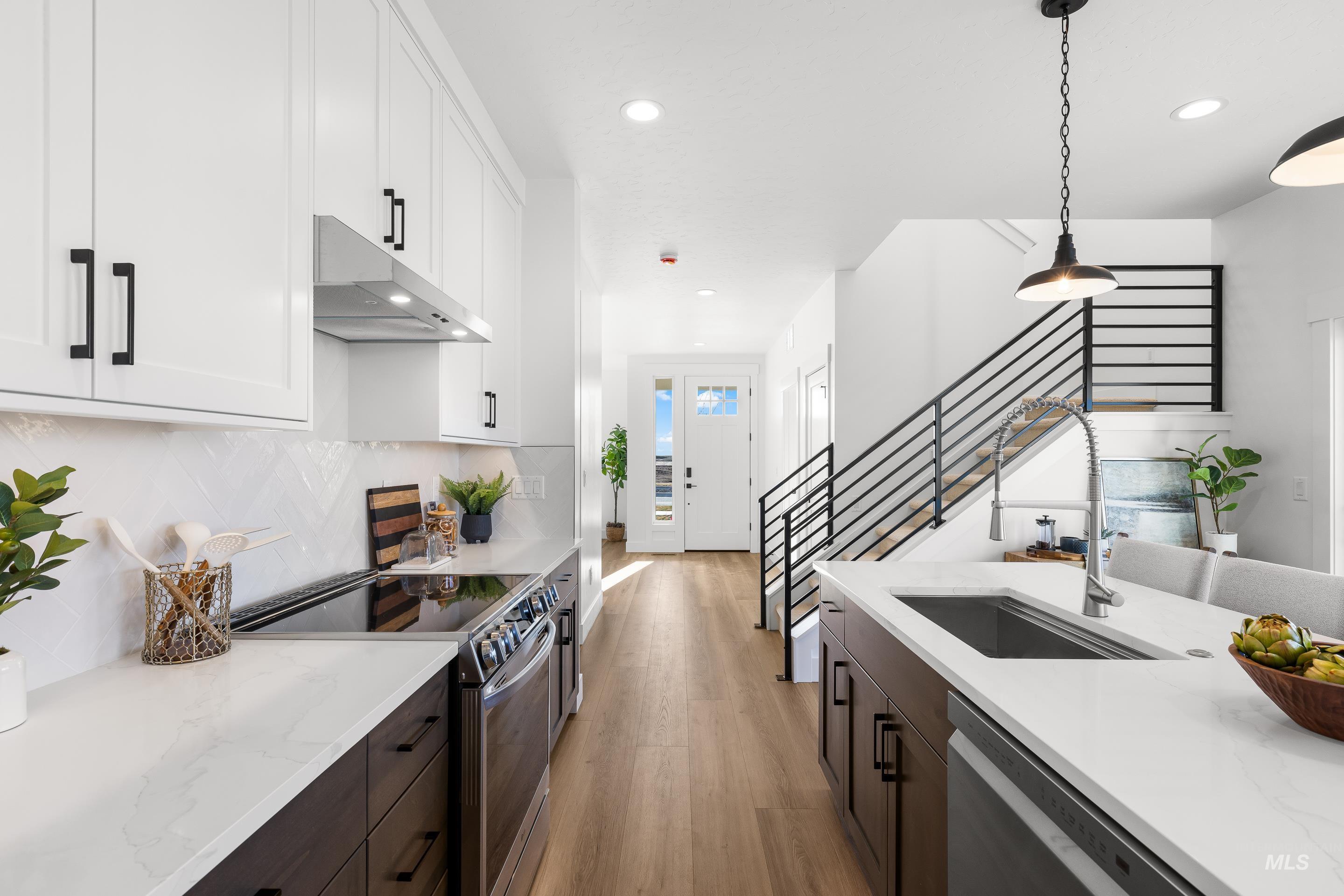 280 E Mayfield springs blvd, Boise, Idaho 83716, 3 Bedrooms, 2.5 Bathrooms, Residential For Sale, Price $499,990,MLS 98969344