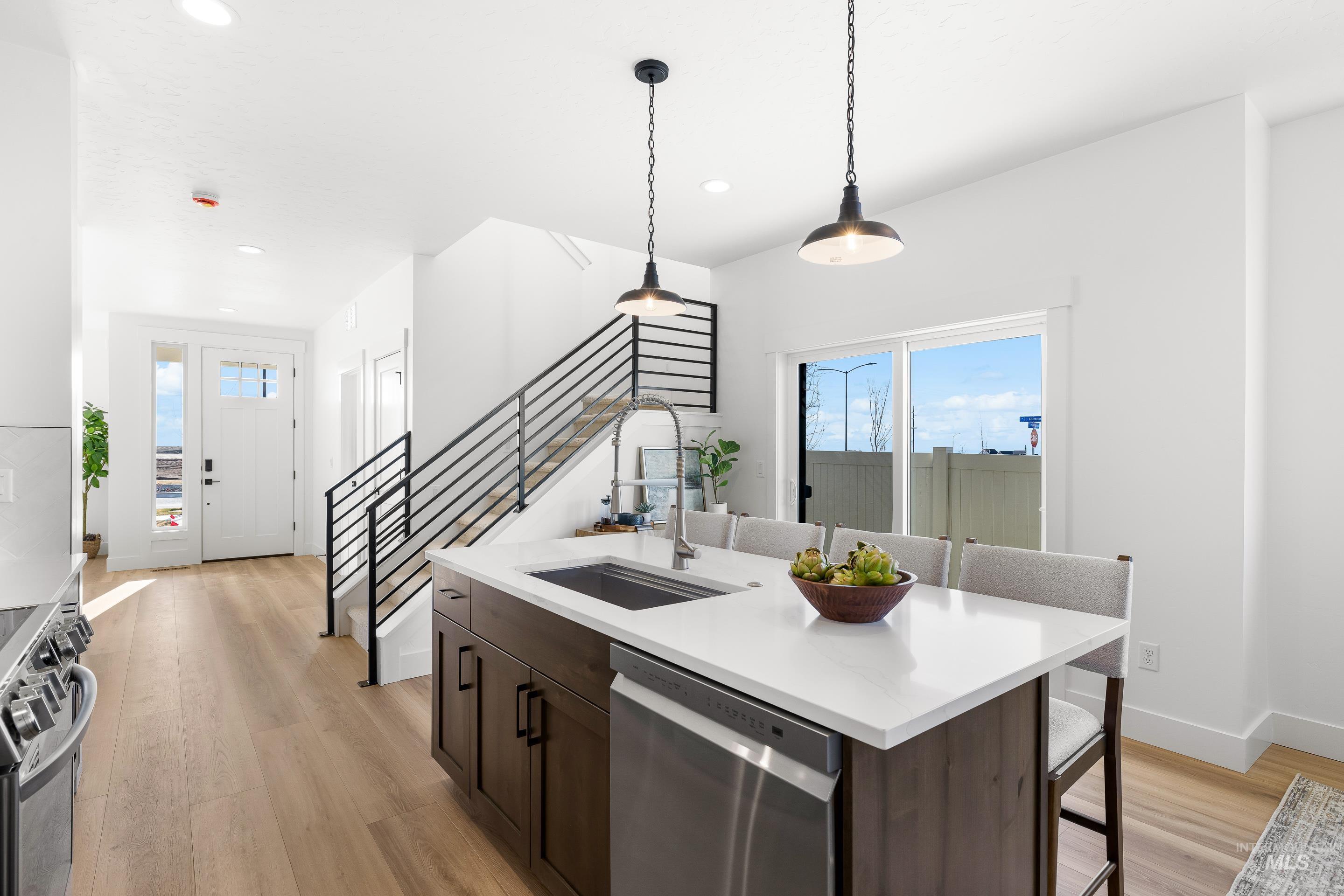 280 E Mayfield springs blvd, Boise, Idaho 83716, 3 Bedrooms, 2.5 Bathrooms, Residential For Sale, Price $499,990,MLS 98969344