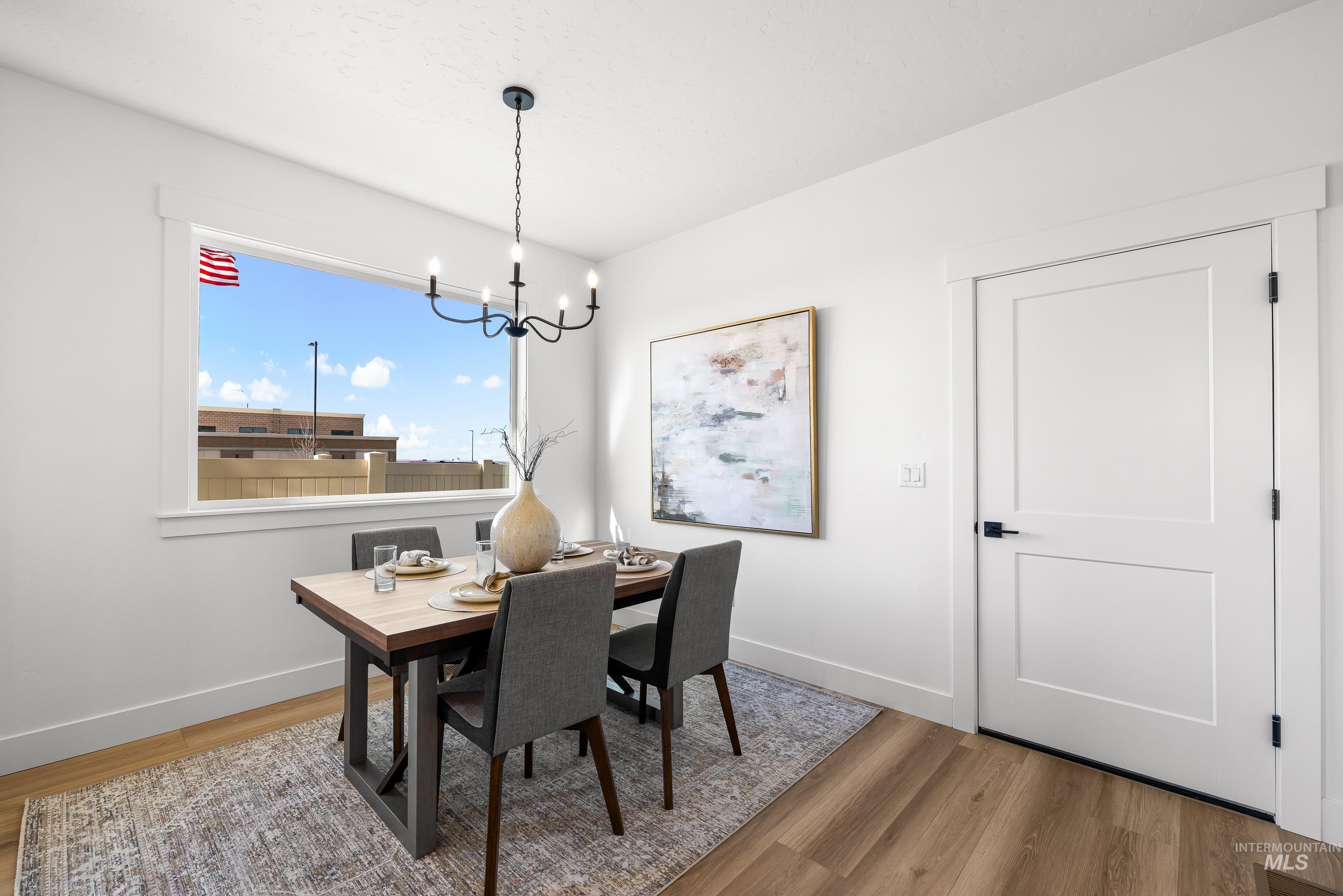 280 E Mayfield springs blvd, Boise, Idaho 83716, 3 Bedrooms, 2.5 Bathrooms, Residential For Sale, Price $499,990,MLS 98969344