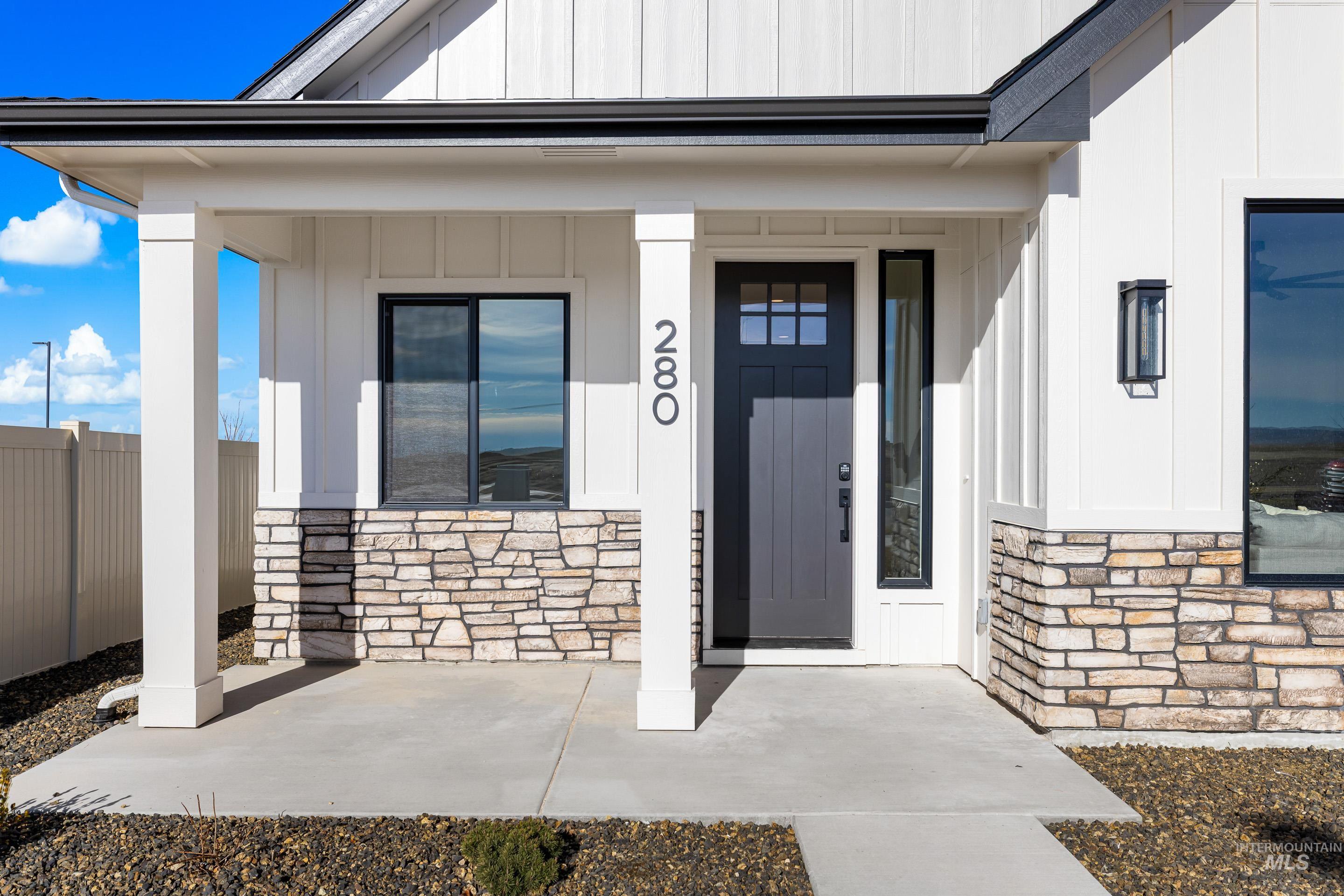 280 E Mayfield springs blvd, Boise, Idaho 83716, 3 Bedrooms, 2.5 Bathrooms, Residential For Sale, Price $499,990,MLS 98969344