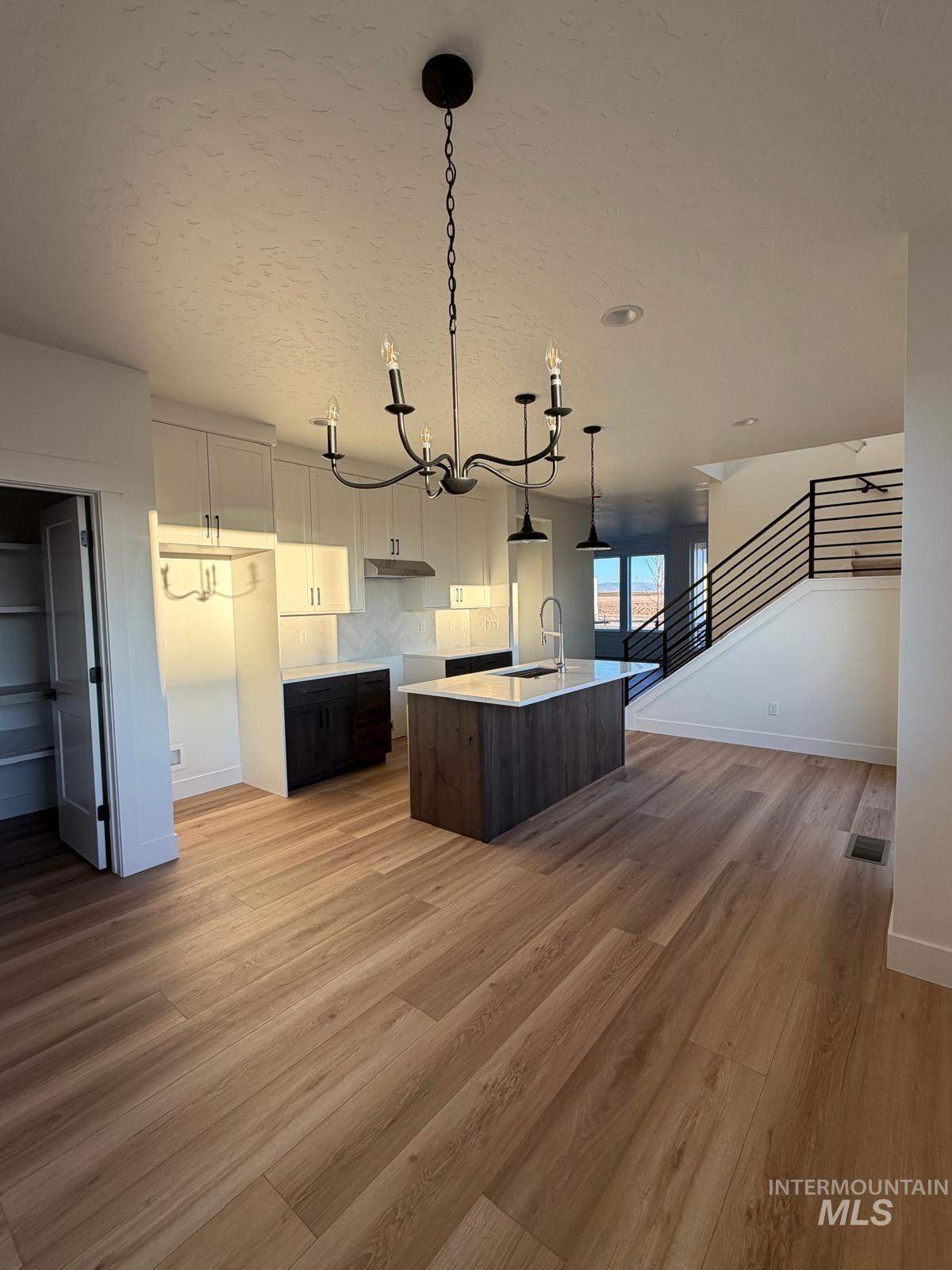 280 E Mayfield springs blvd, Mayfield, Idaho 83716, 3 Bedrooms, 2.5 Bathrooms, Residential For Sale, Price $549,987,MLS 98969344