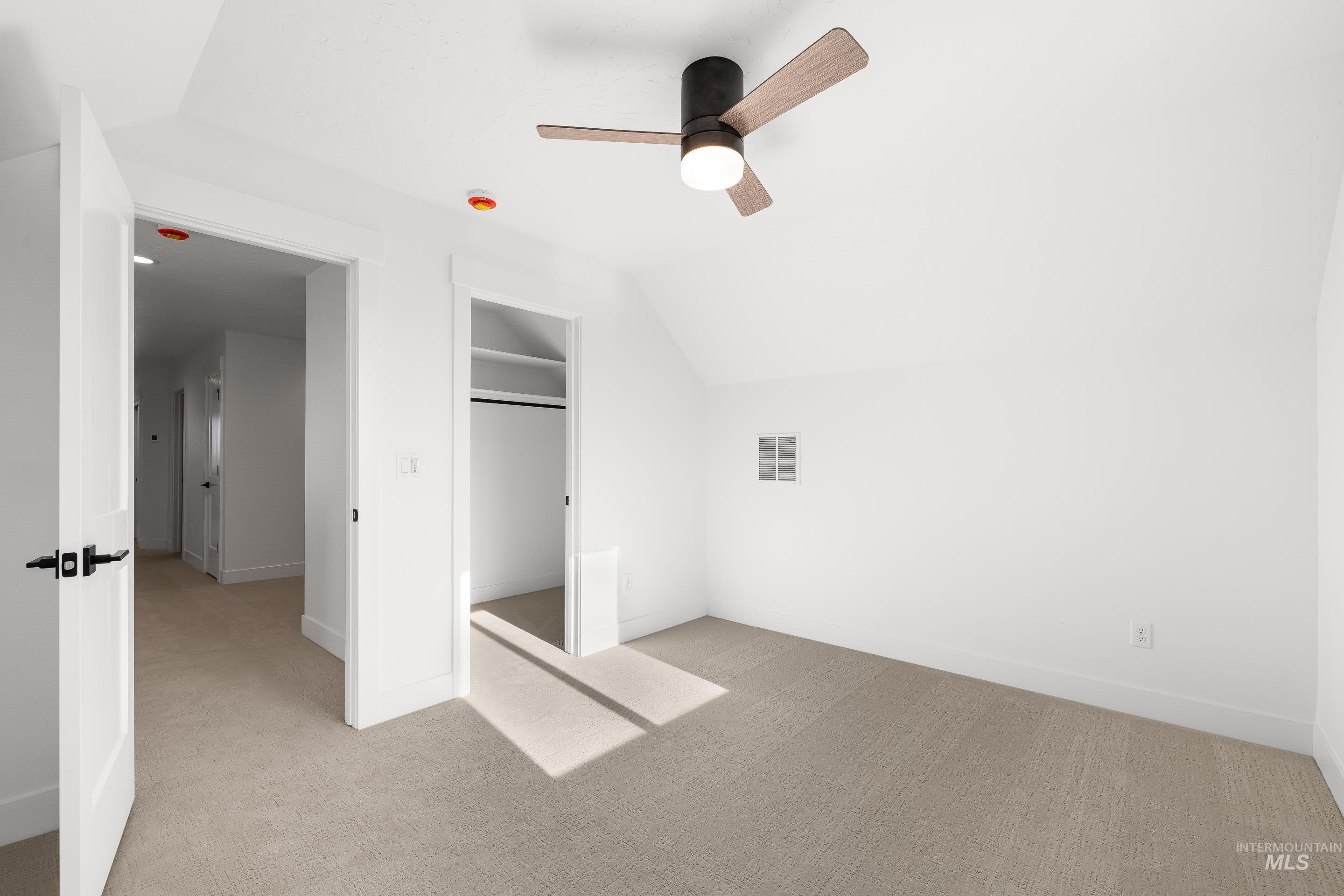 280 E Mayfield springs blvd, Boise, Idaho 83716, 3 Bedrooms, 2.5 Bathrooms, Residential For Sale, Price $499,990,MLS 98969344