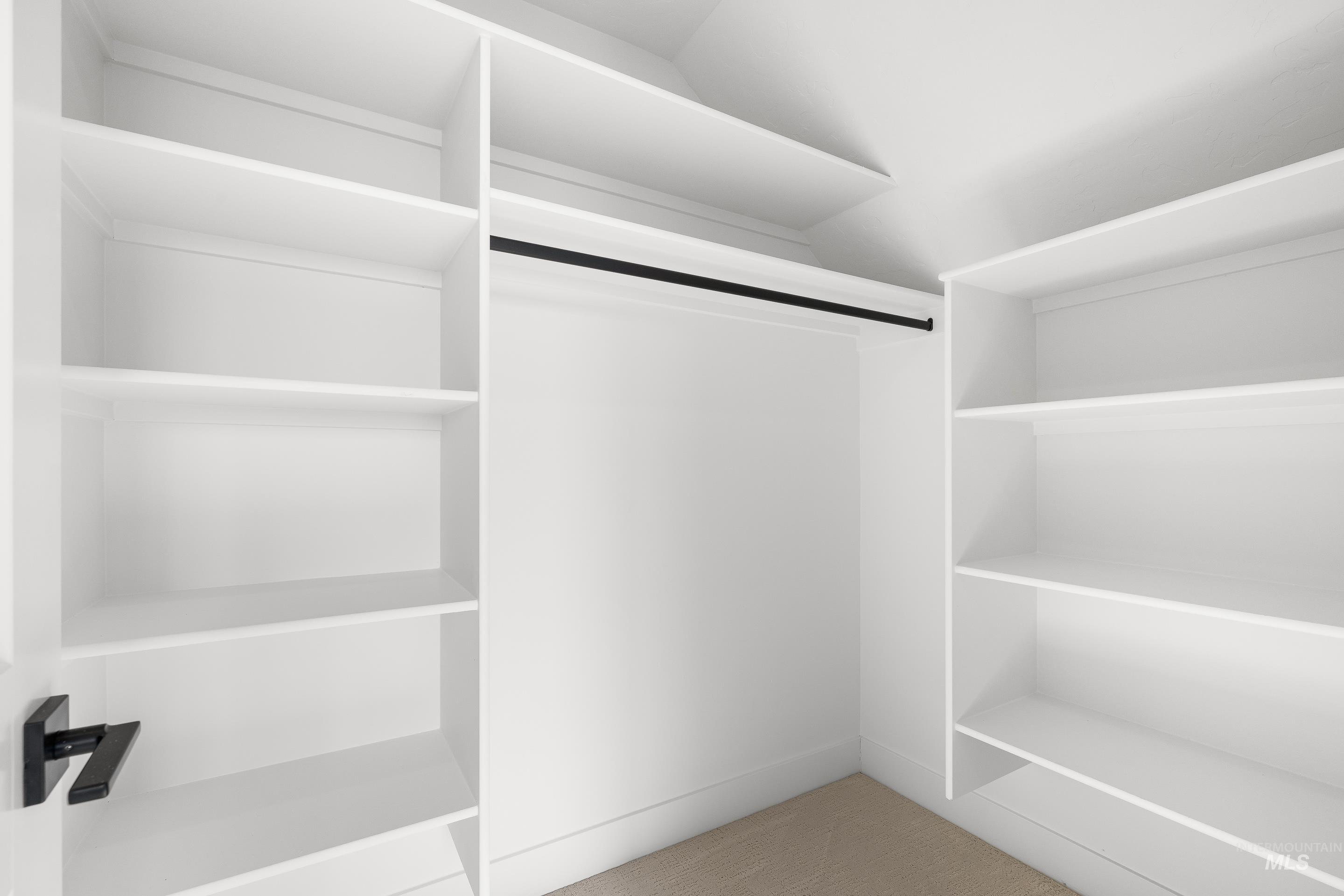 280 E Mayfield springs blvd, Boise, Idaho 83716, 3 Bedrooms, 2.5 Bathrooms, Residential For Sale, Price $499,990,MLS 98969344