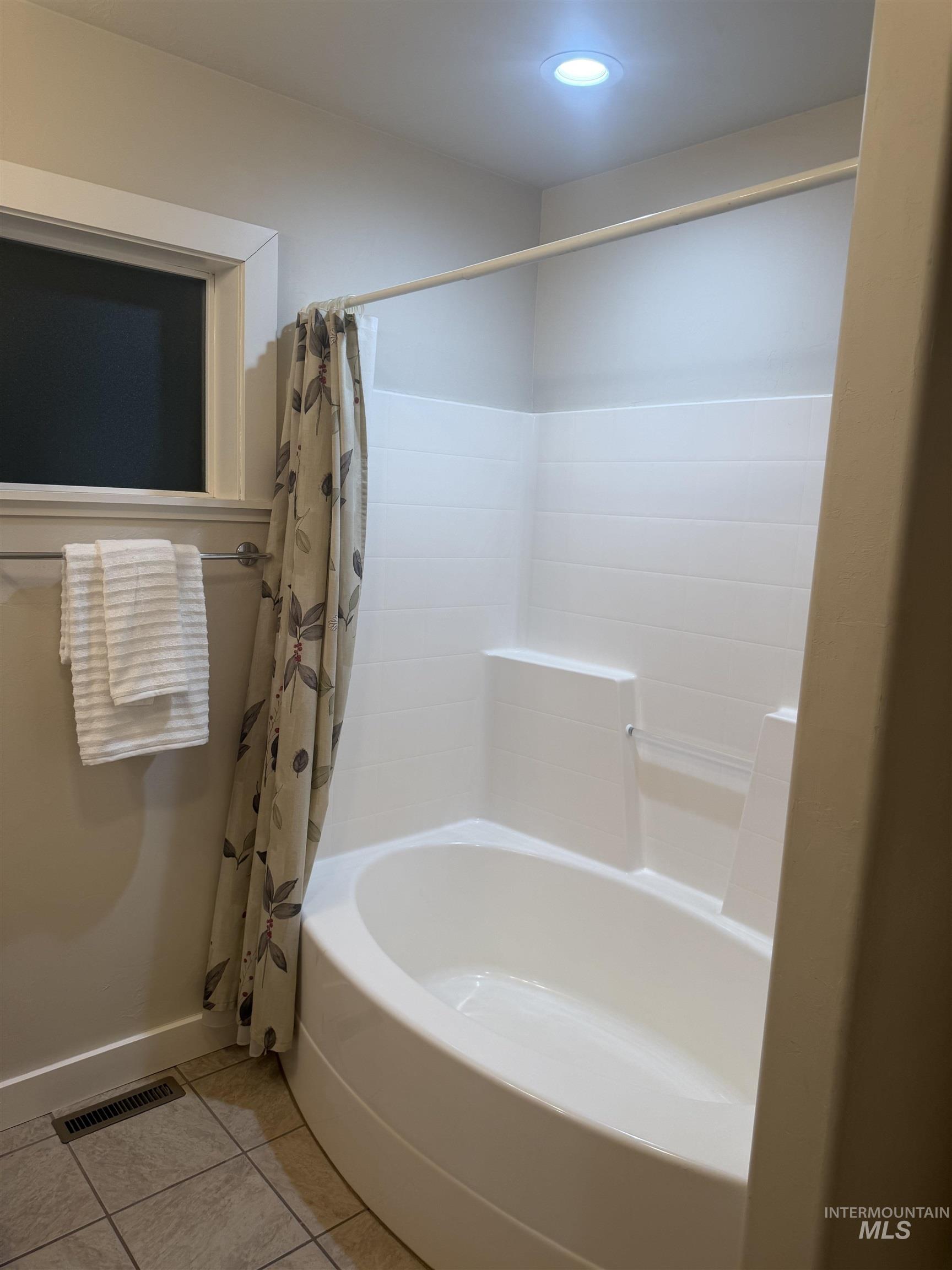 891 N Pointe Dr, Twin Falls, Idaho 83301, 5 Bedrooms, 3 Bathrooms, Residential For Sale, Price $599,900,MLS 98969345